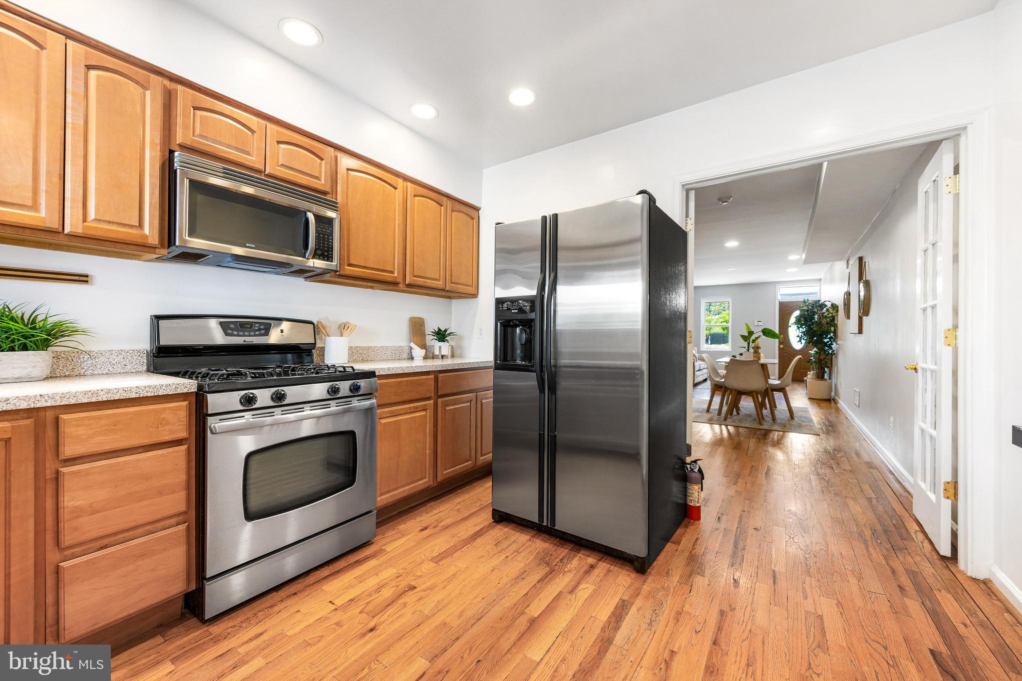 LOCUST POINT - Residential