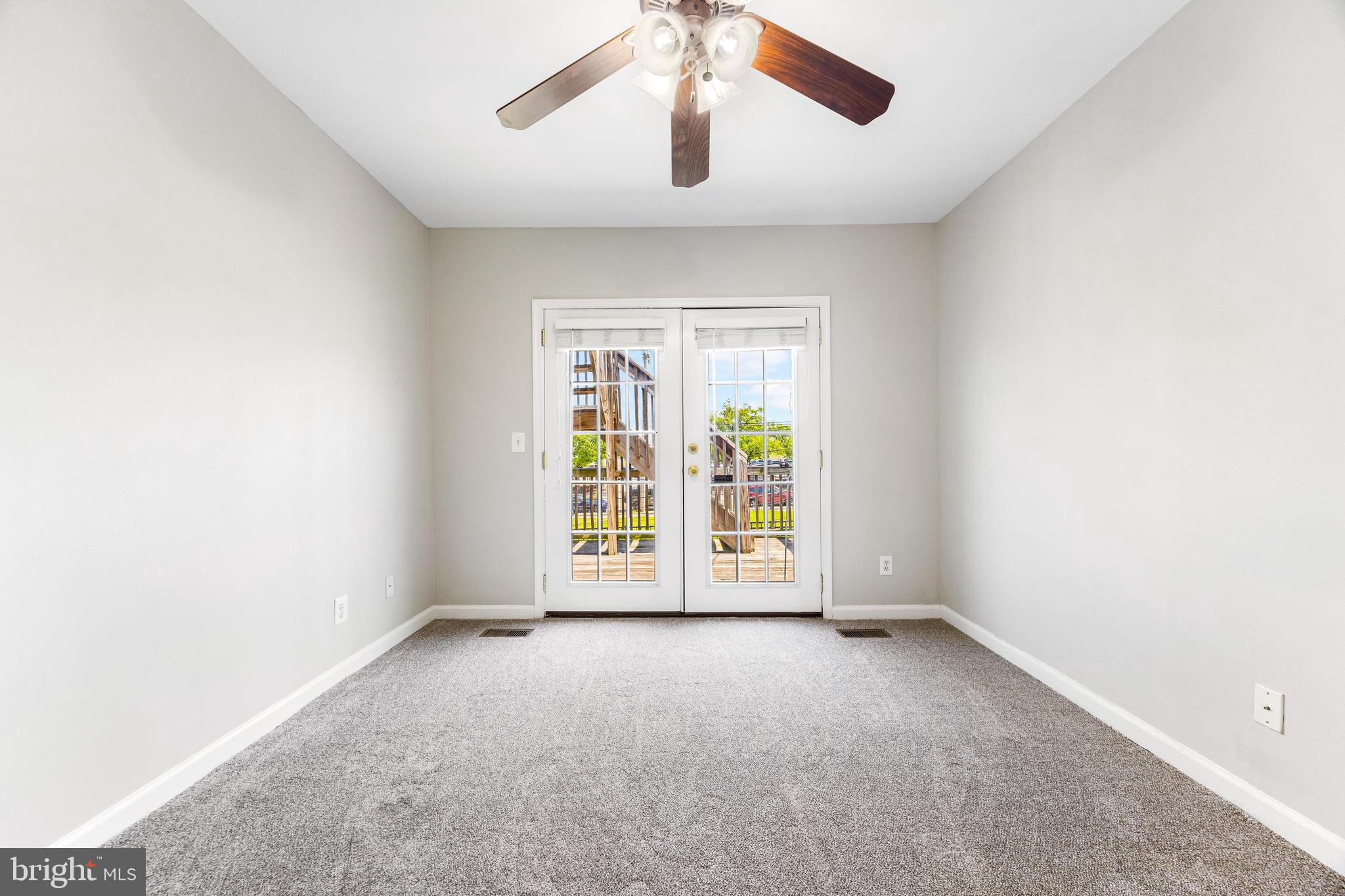 LOCUST POINT - Residential