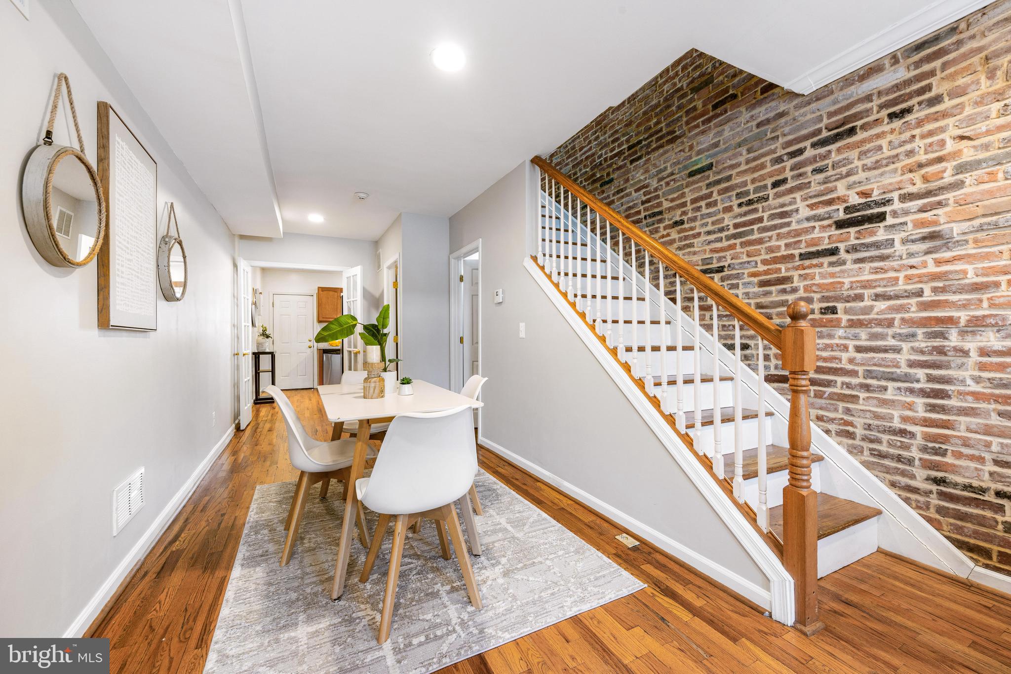 LOCUST POINT - Residential