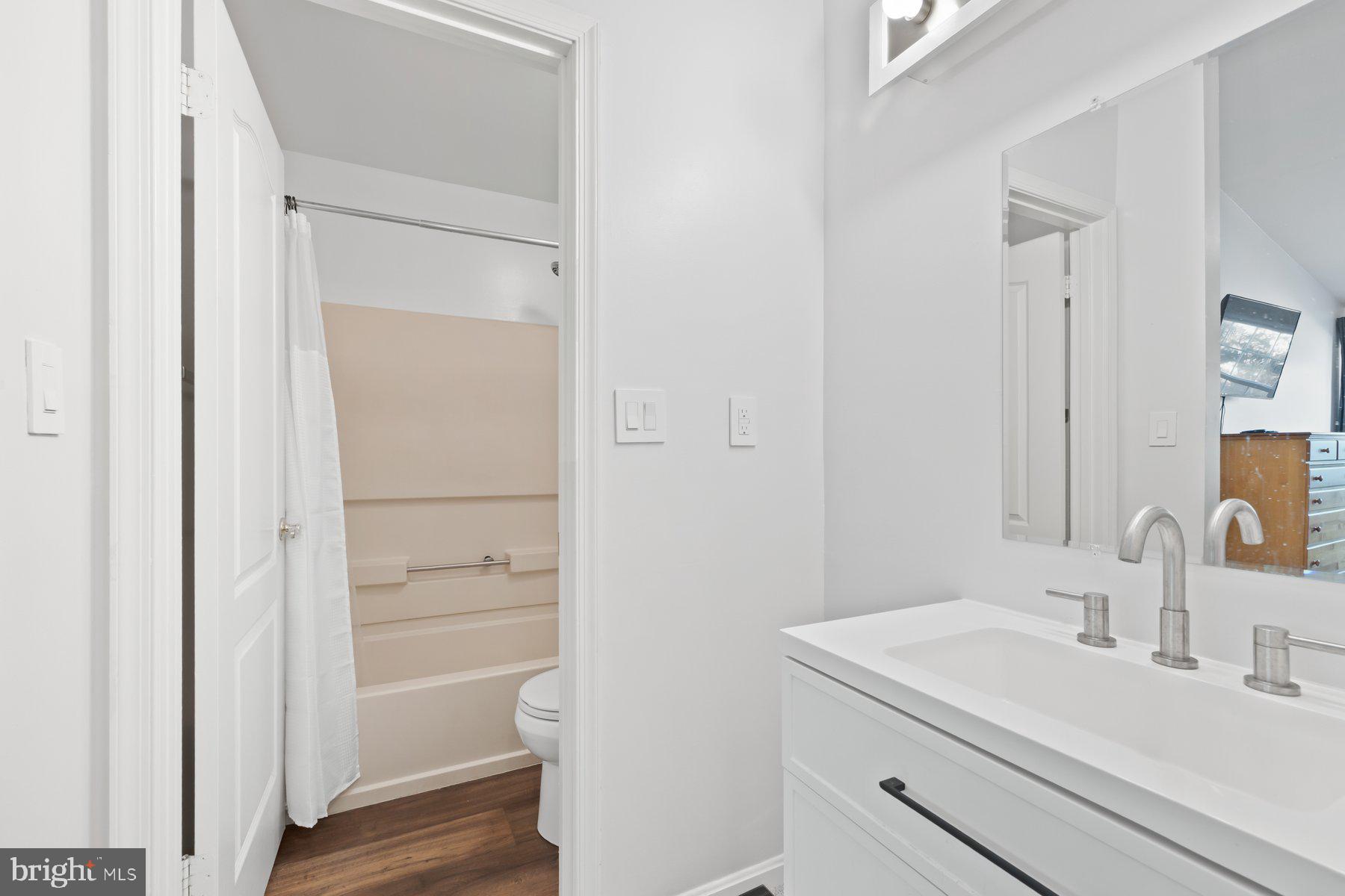 MONTGOMERY RUN - Residential