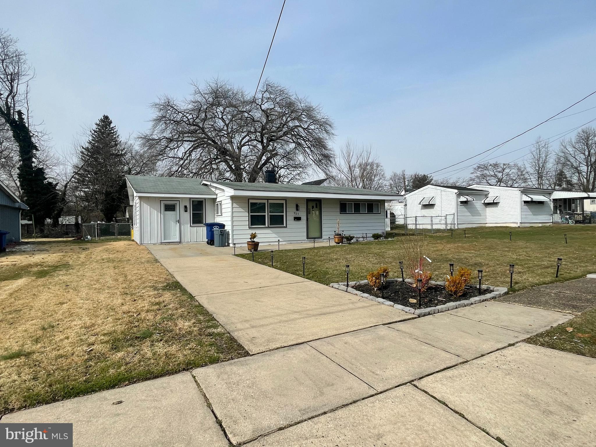 221 COUNTY AVENUE