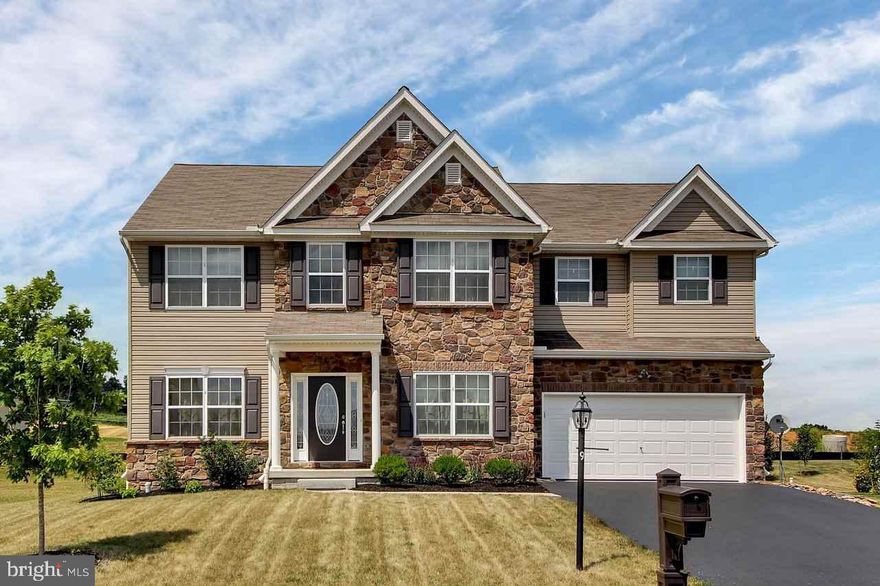 This is a model quality home! 3610 total finished sq. ft. of living space, extraordinary. Owner's bedroom w/walk-in closet and full bath. Additional bedrooms w/walk-in closets, first floor laundry area, great floor plan, extra height ceilings, finished lower level plus rear deck.