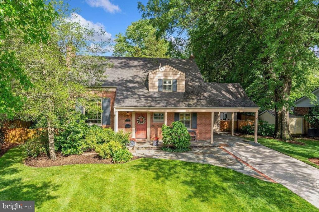 Photo of 9005 Greylock Street, ALEXANDRIA, VA 22308 (MLS # VAFX2303900)