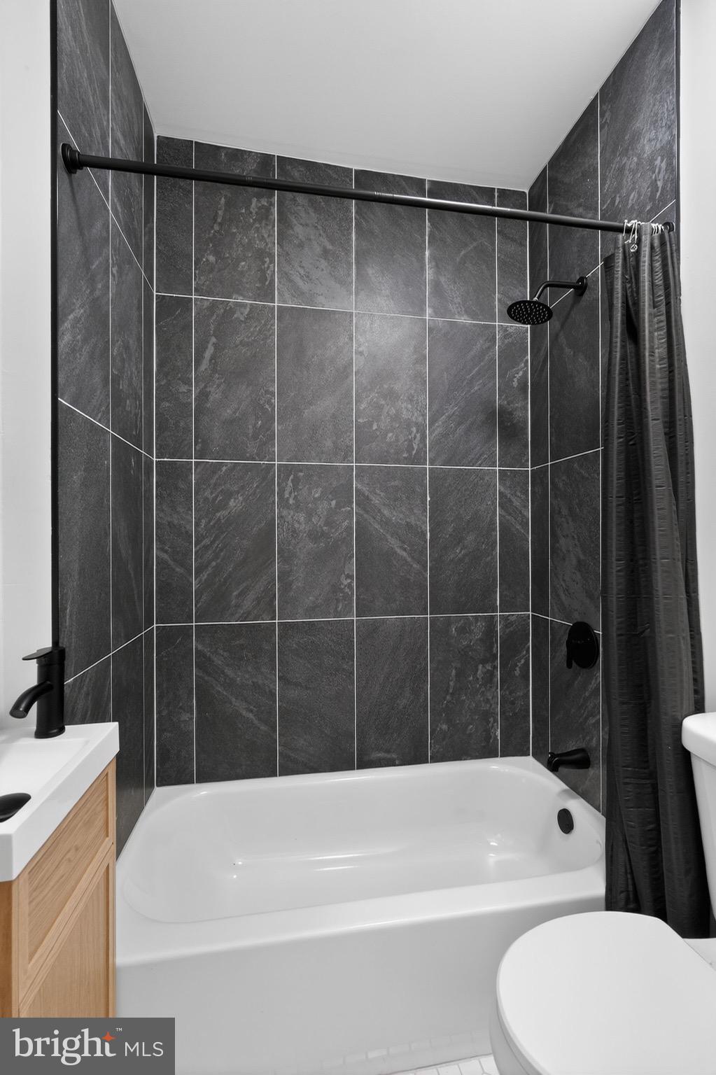 SQUIRREL HILL - Residential