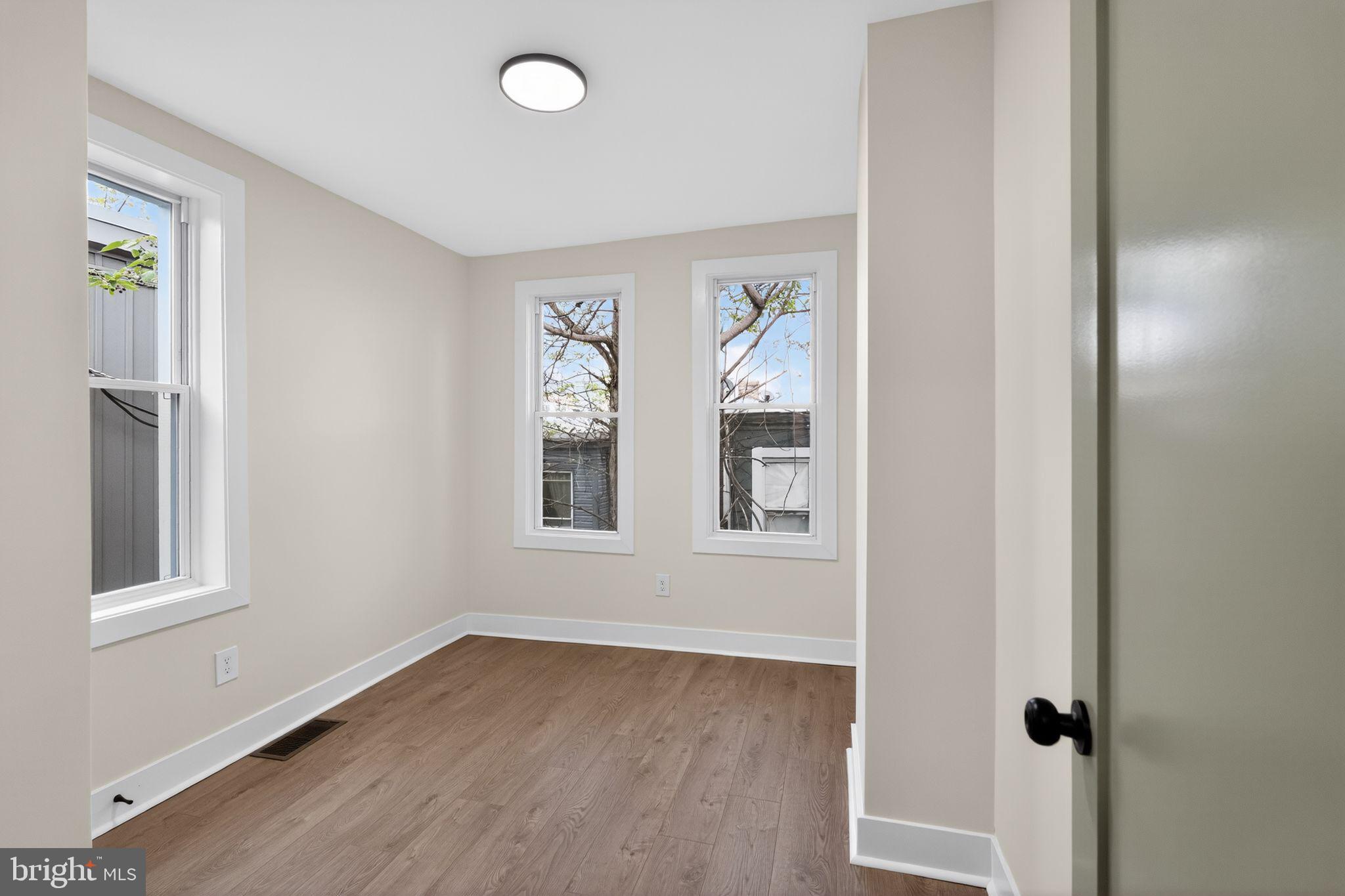 SQUIRREL HILL - Residential