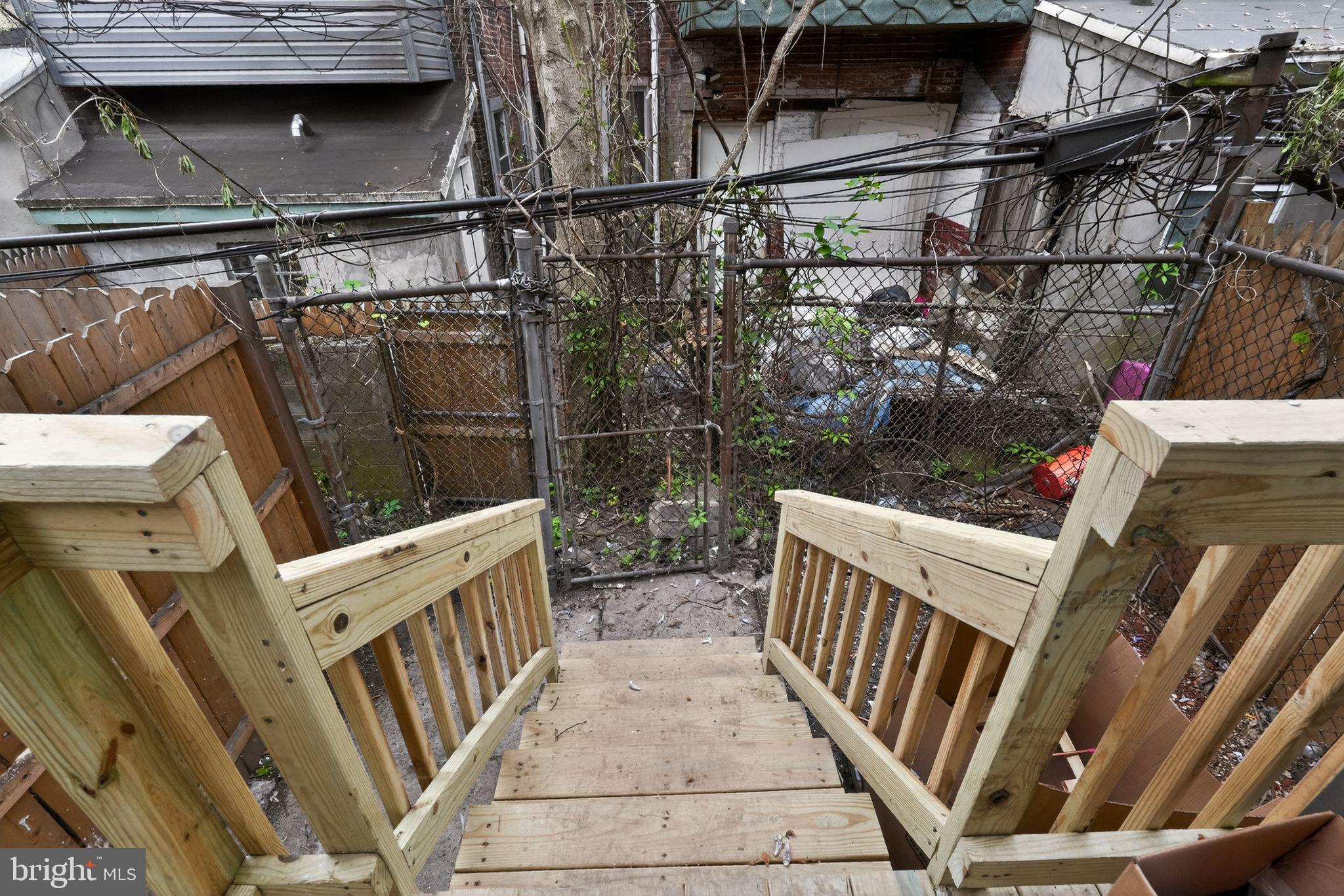 SQUIRREL HILL - Residential