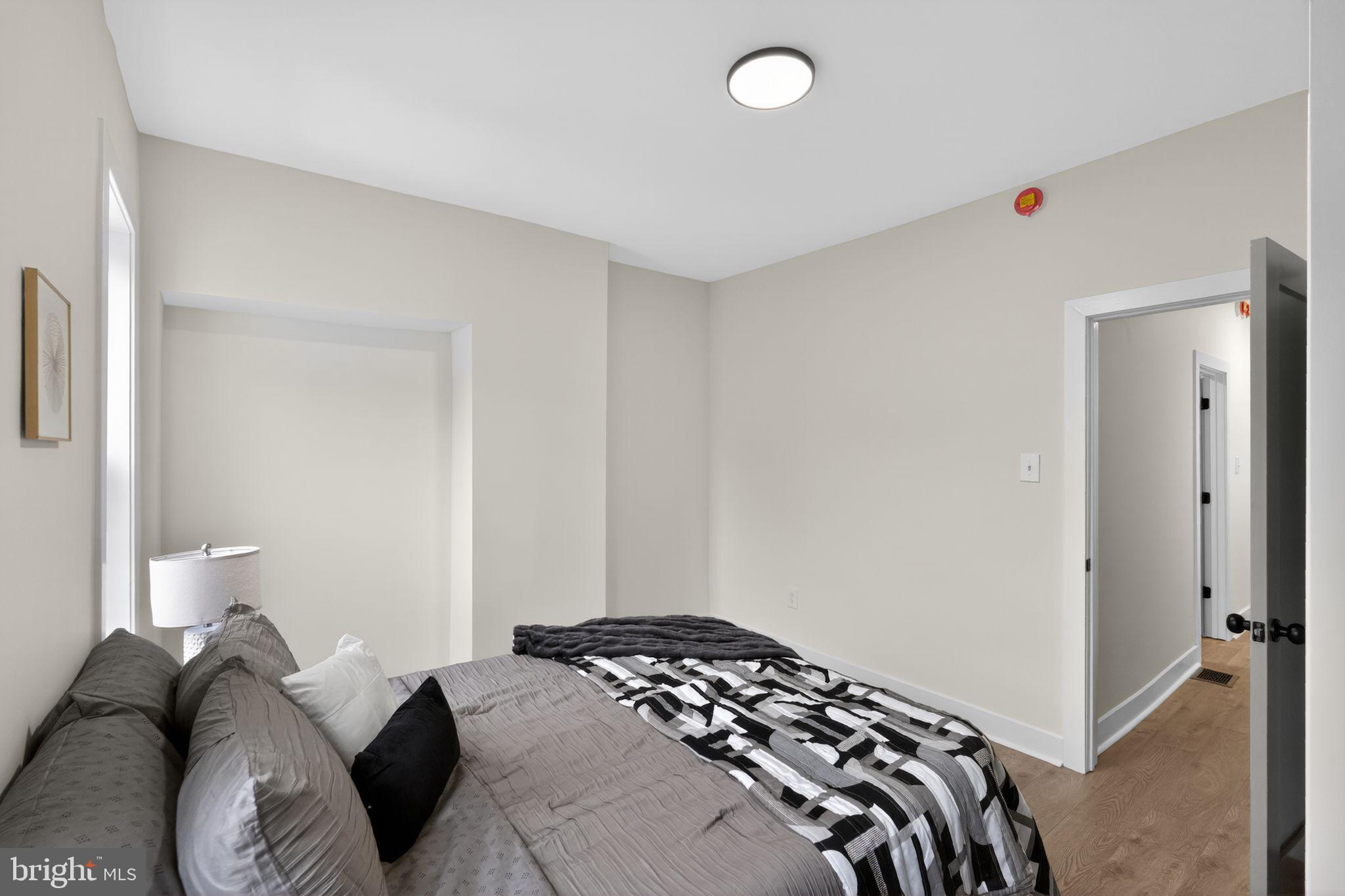 SQUIRREL HILL - Residential