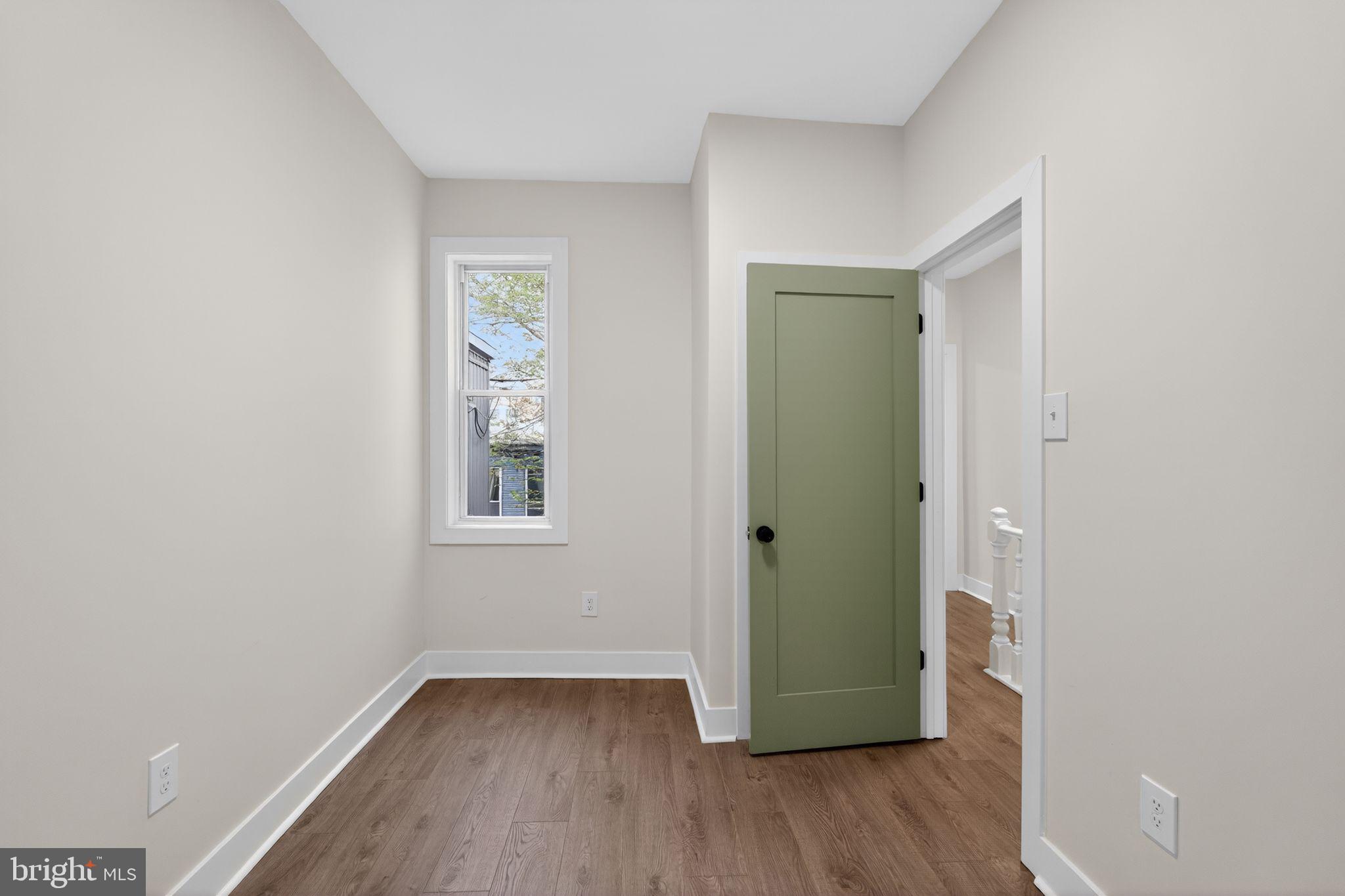 SQUIRREL HILL - Residential
