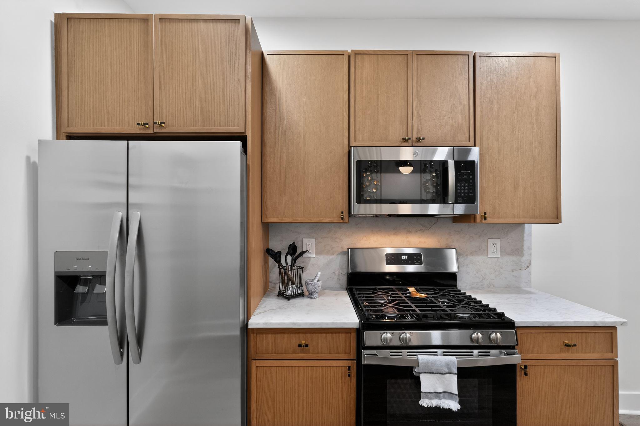 SQUIRREL HILL - Residential
