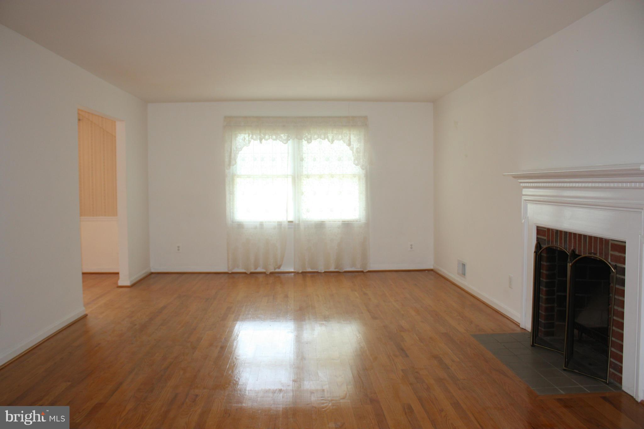 MC LEAN HAMLET - Residential Lease