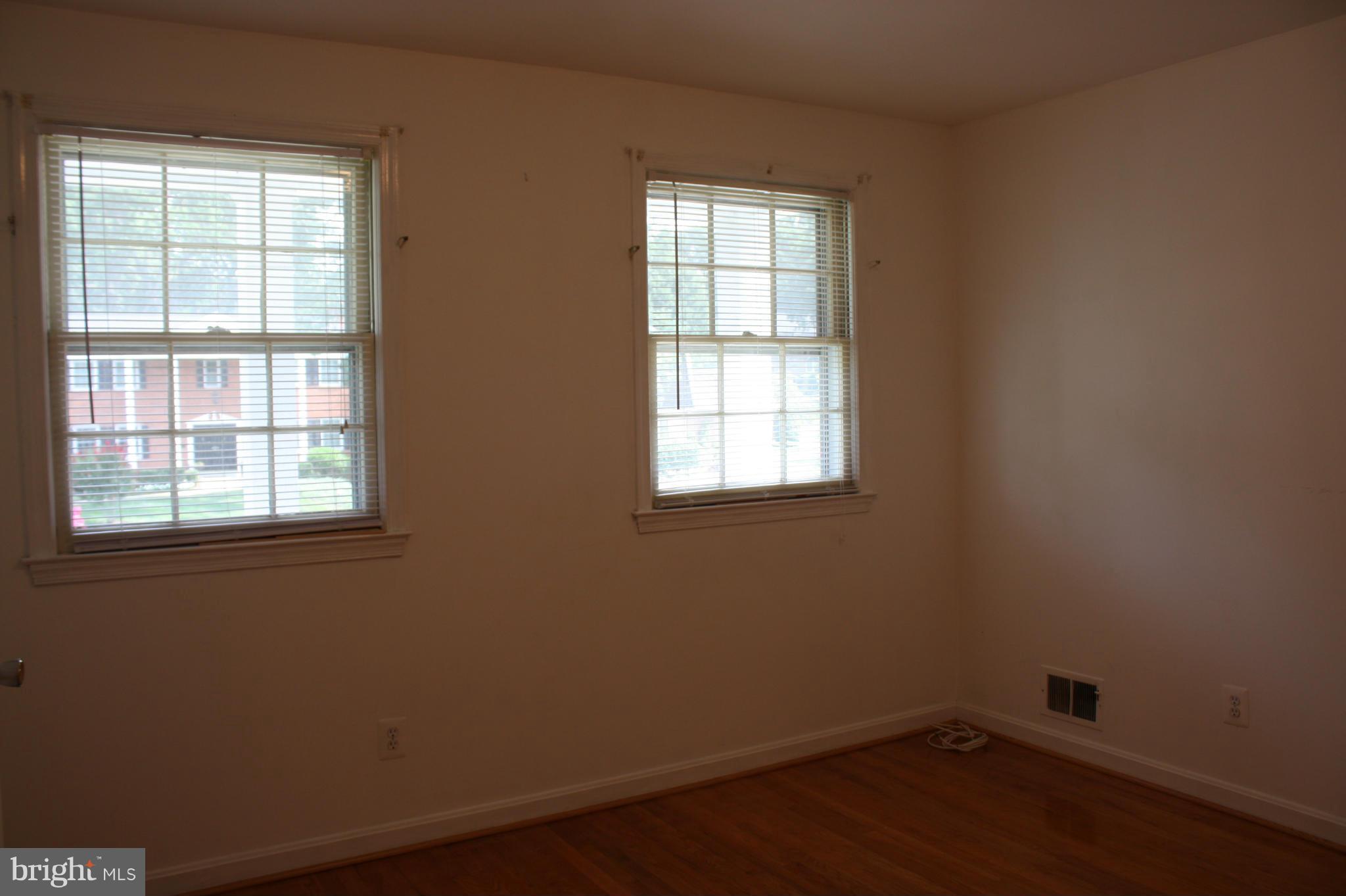 MC LEAN HAMLET - Residential Lease