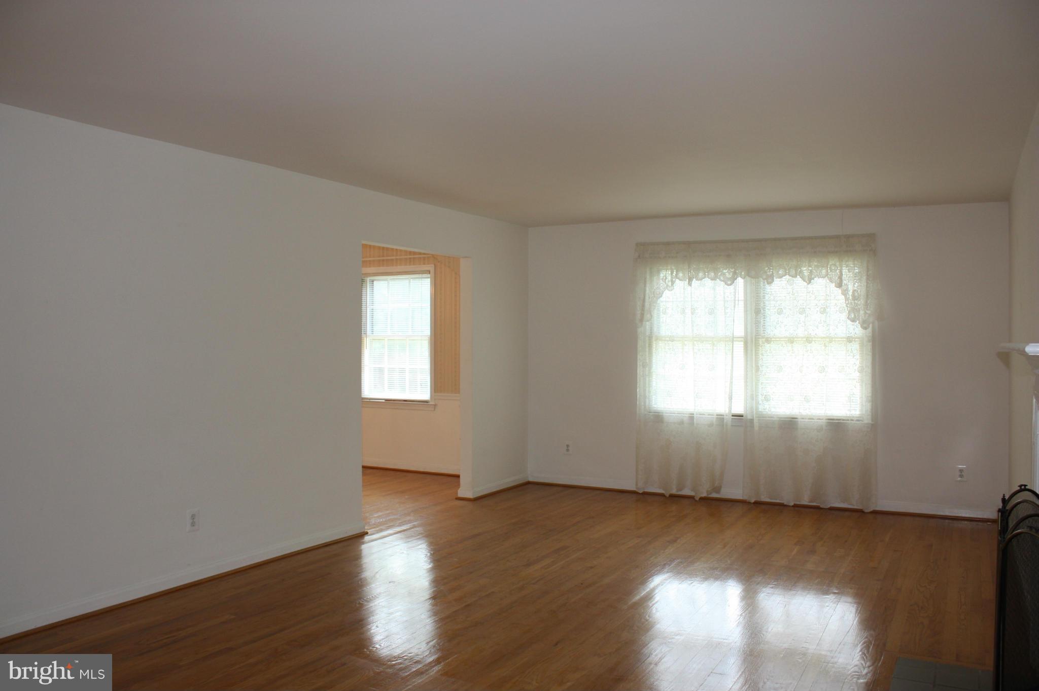 MC LEAN HAMLET - Residential Lease