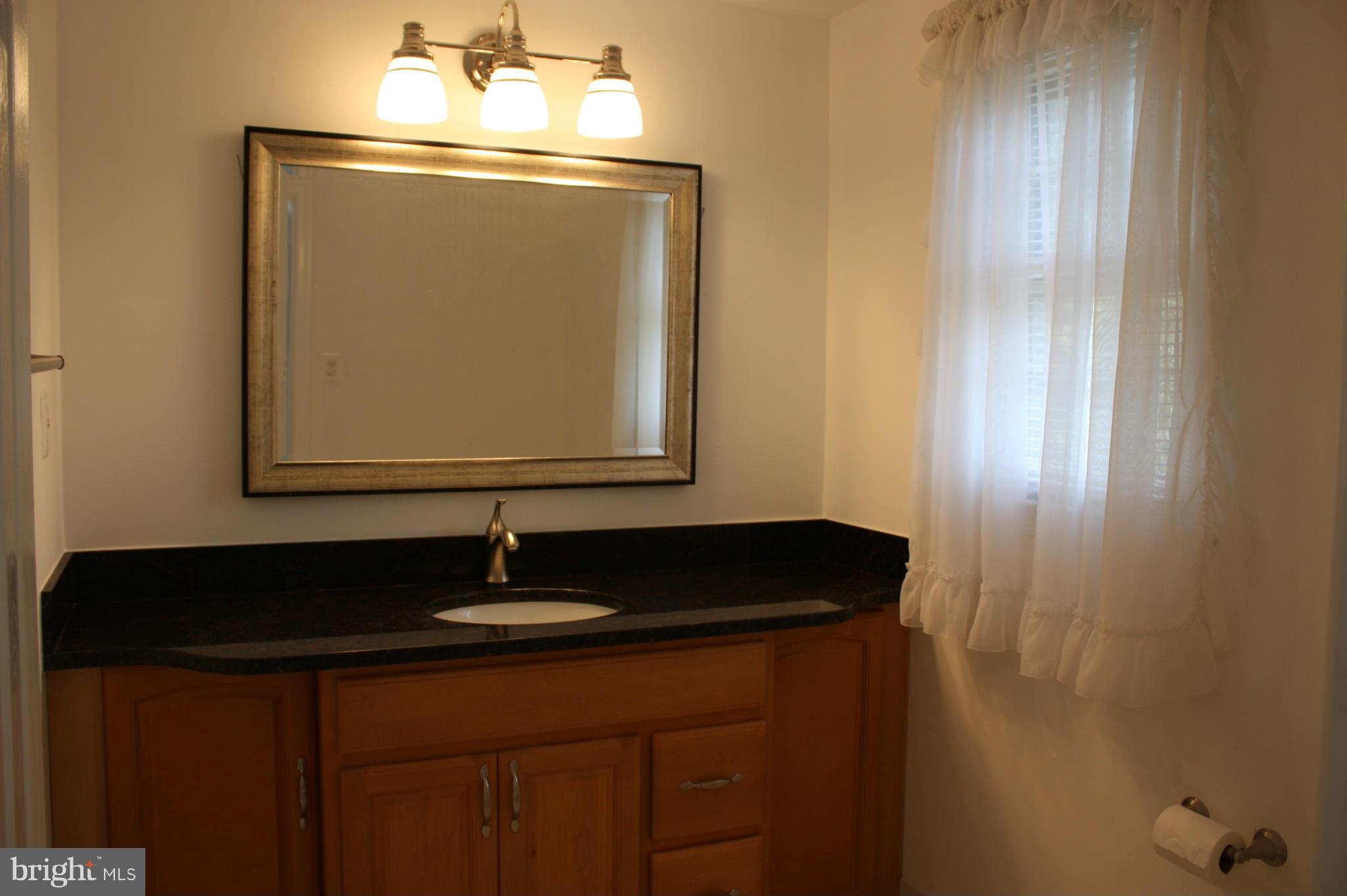 MC LEAN HAMLET - Residential Lease