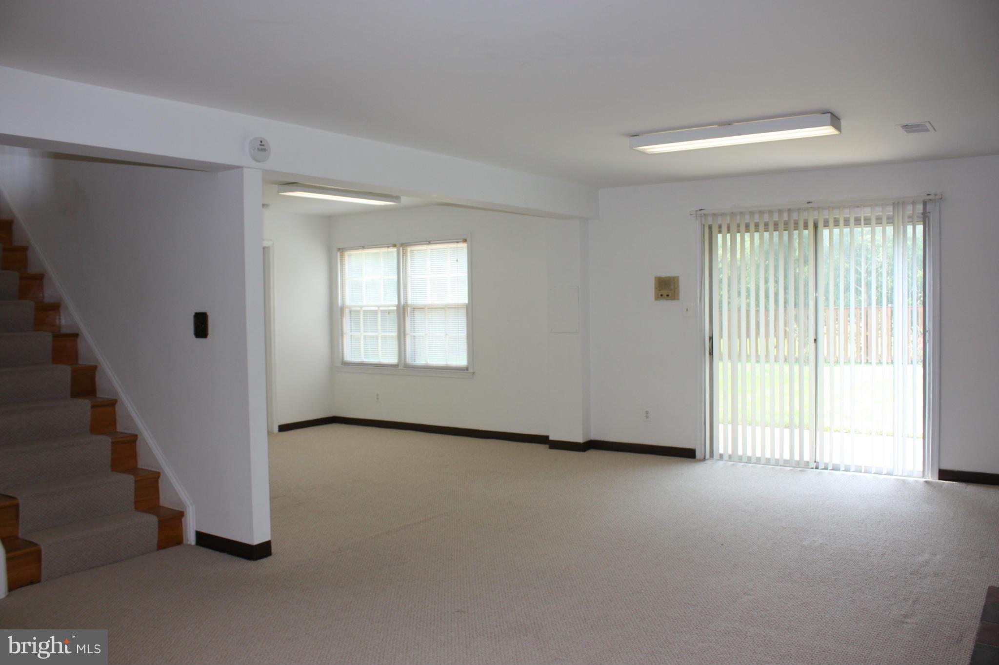 MC LEAN HAMLET - Residential Lease