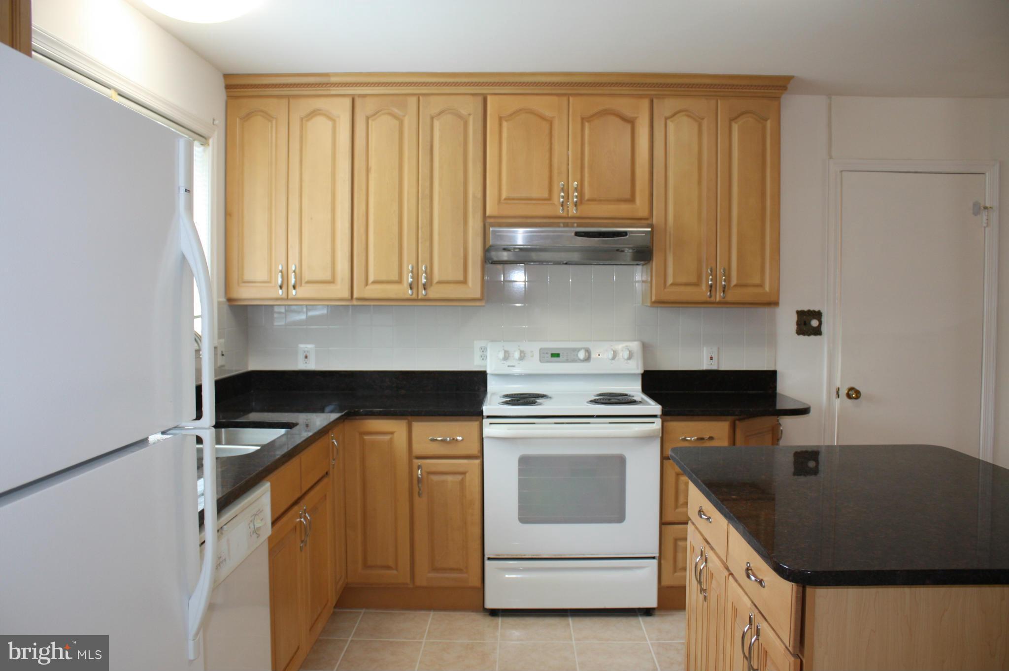 MC LEAN HAMLET - Residential Lease