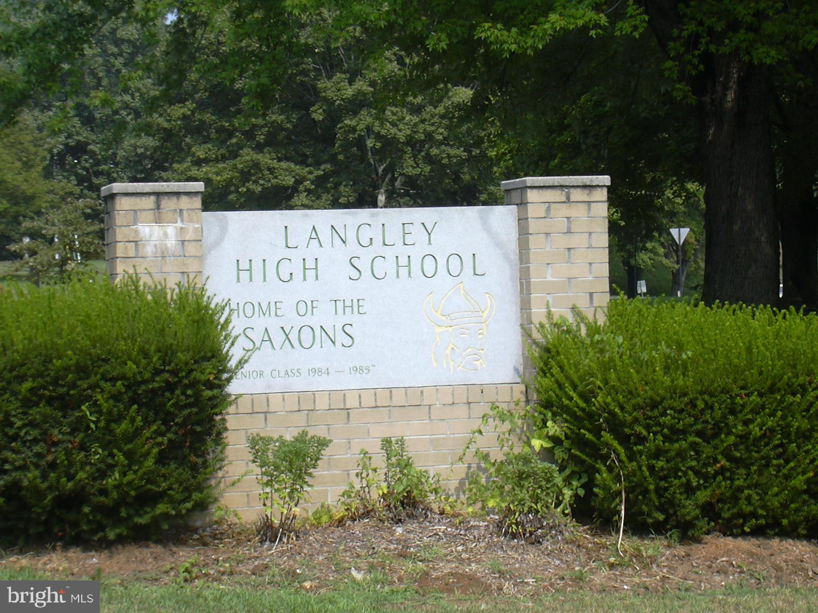 MC LEAN HAMLET - Residential Lease