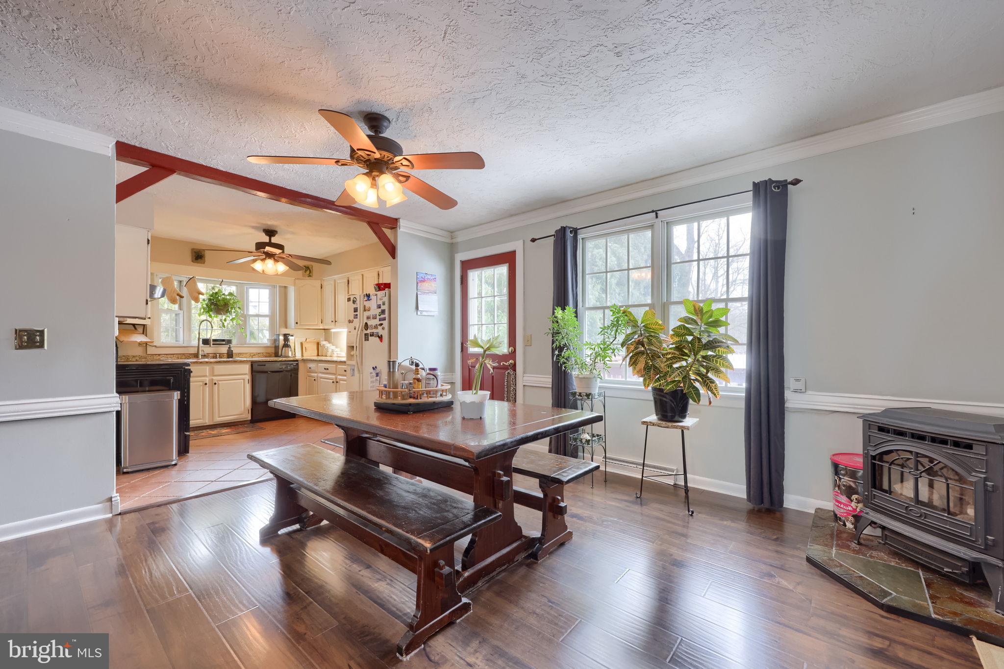 CRESTWOOD EAST - Residential