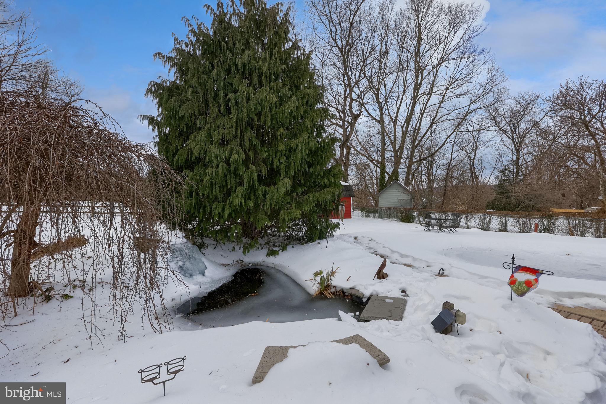 CRESTWOOD EAST - Residential