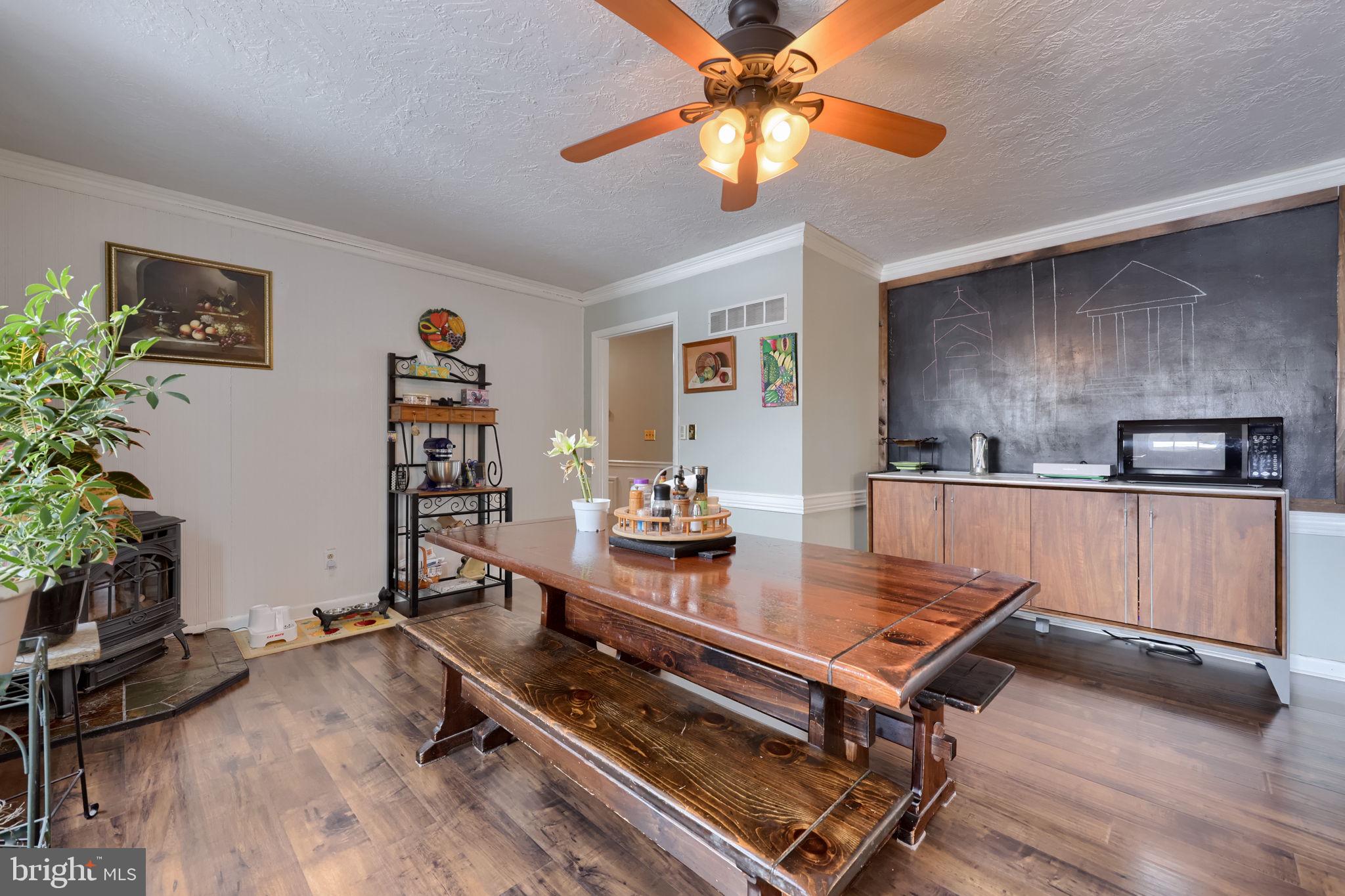 CRESTWOOD EAST - Residential