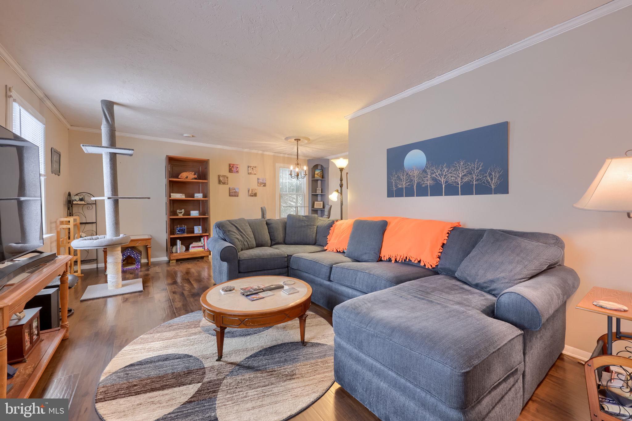 CRESTWOOD EAST - Residential