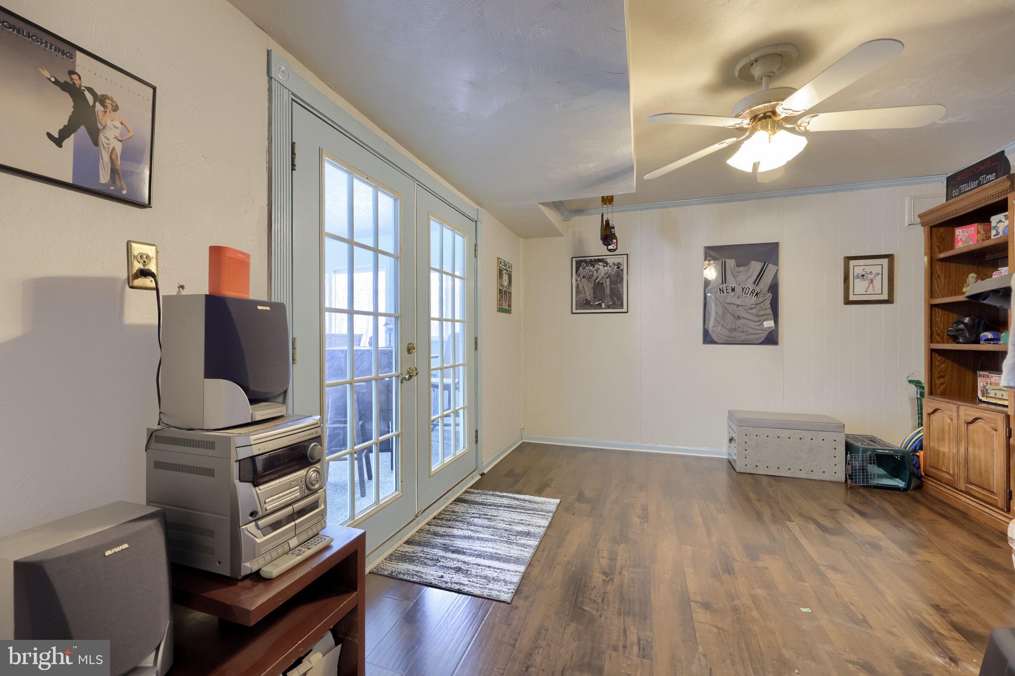 CRESTWOOD EAST - Residential