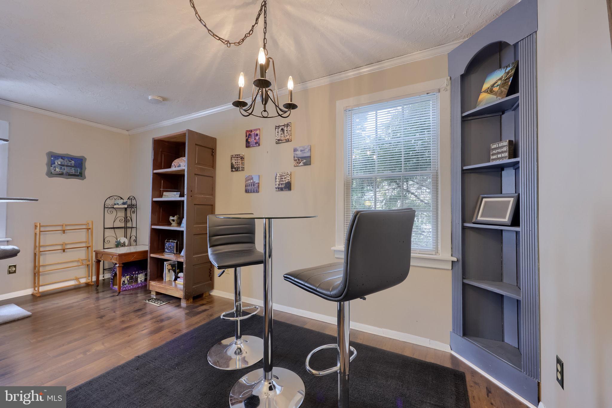 CRESTWOOD EAST - Residential