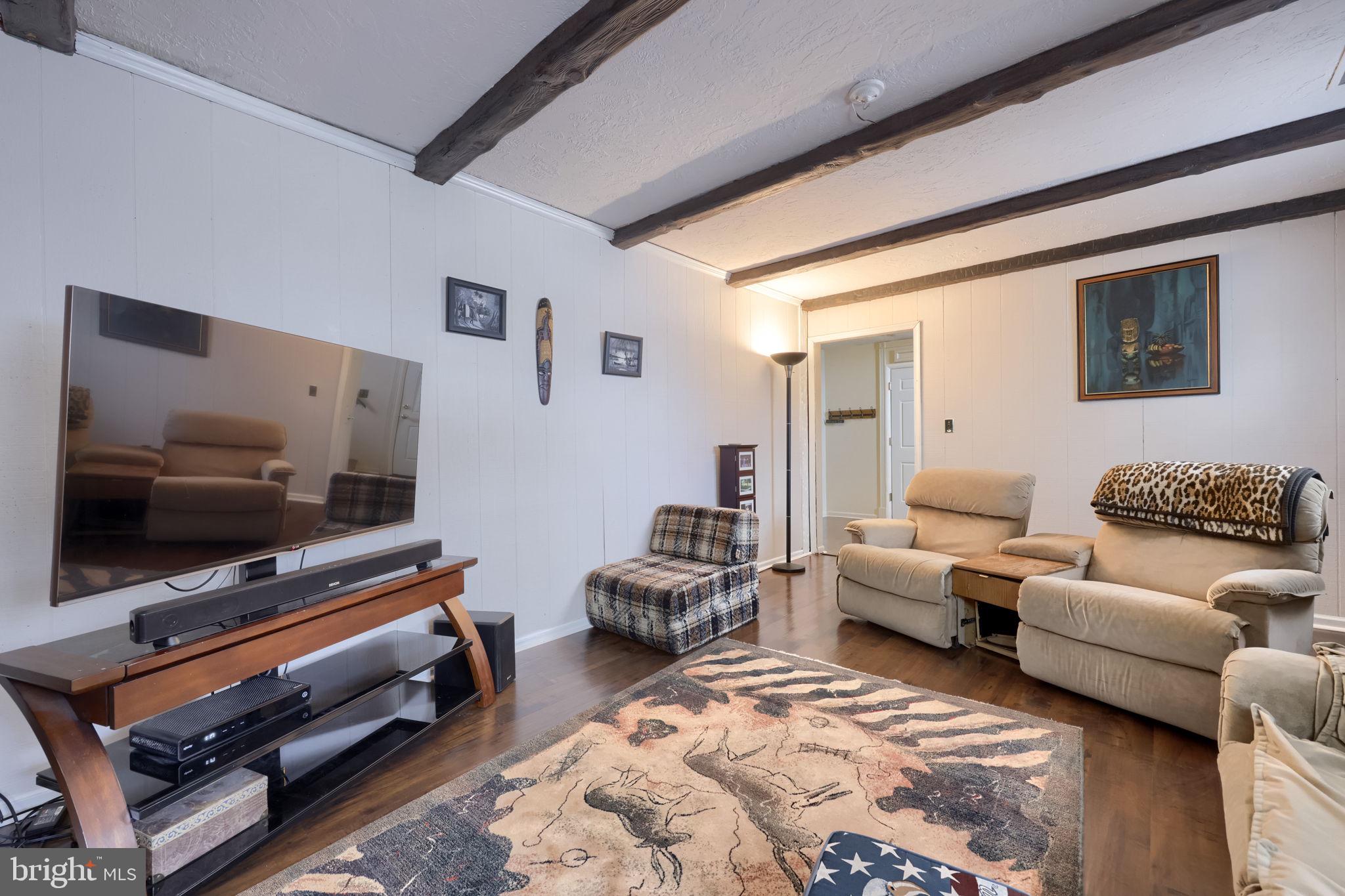 CRESTWOOD EAST - Residential