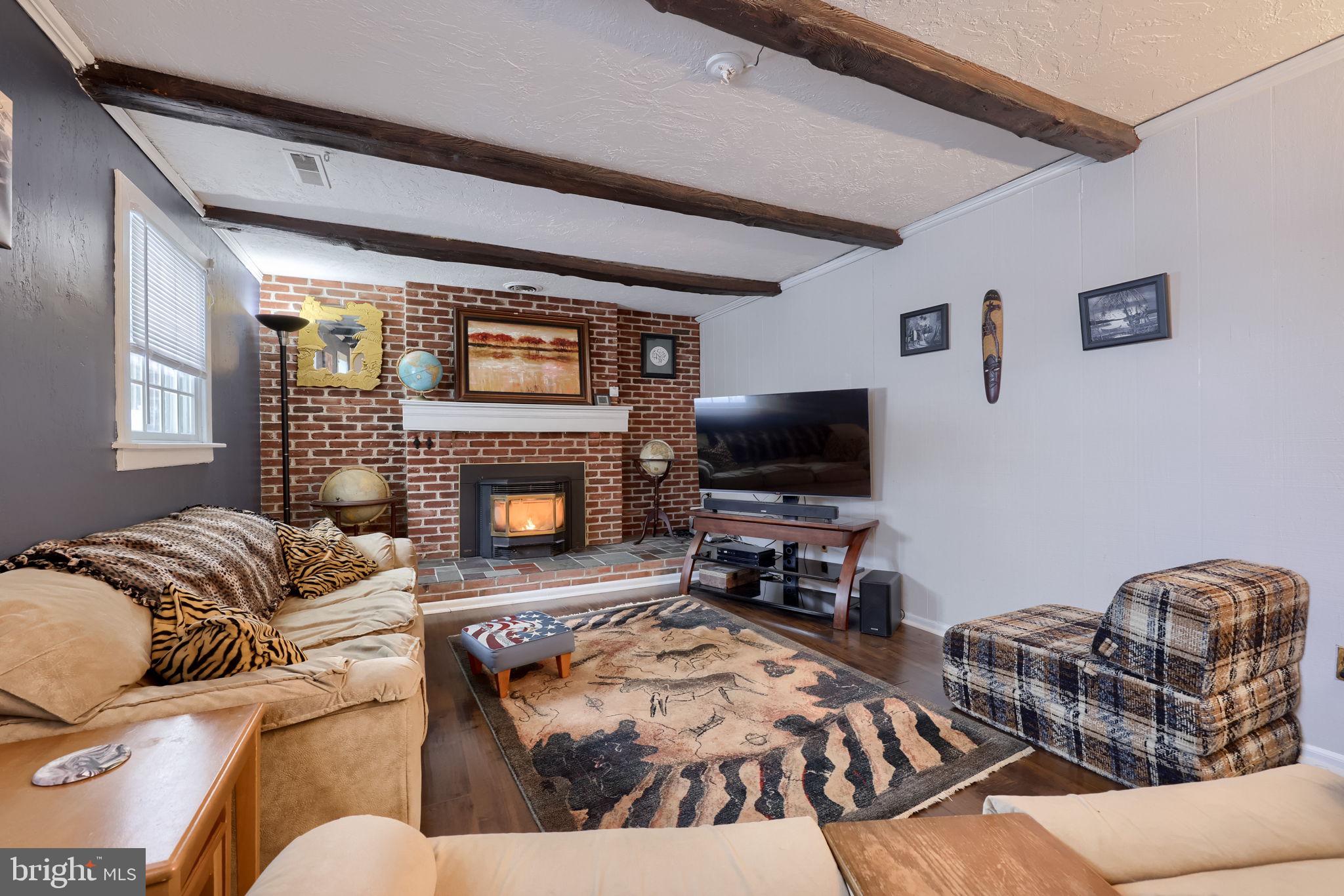 CRESTWOOD EAST - Residential