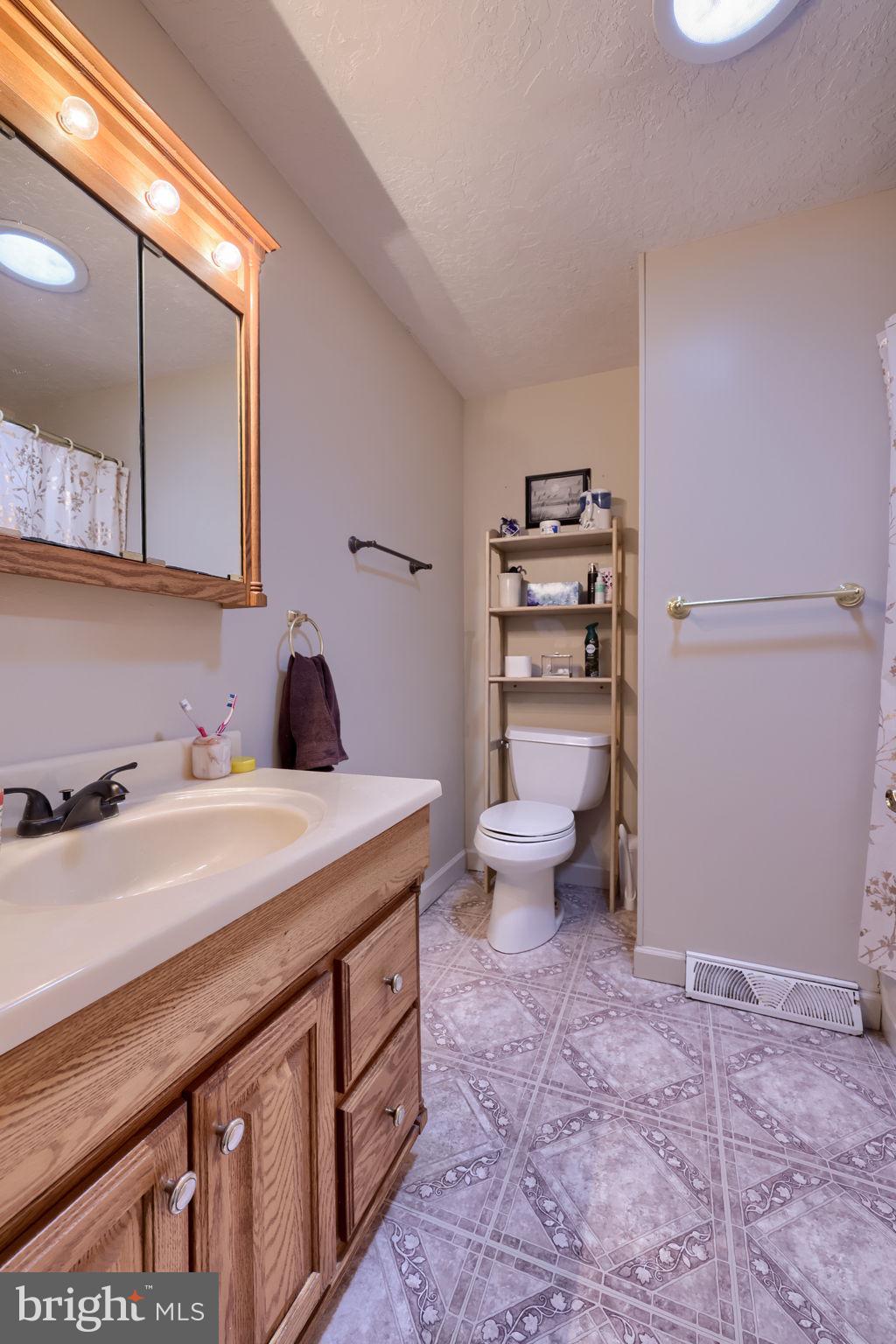 CRESTWOOD EAST - Residential