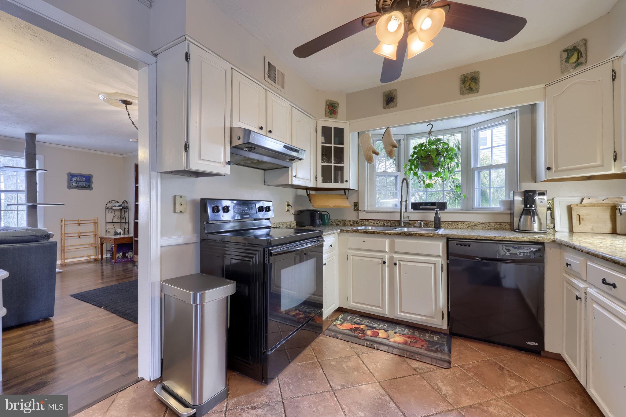 CRESTWOOD EAST - Residential