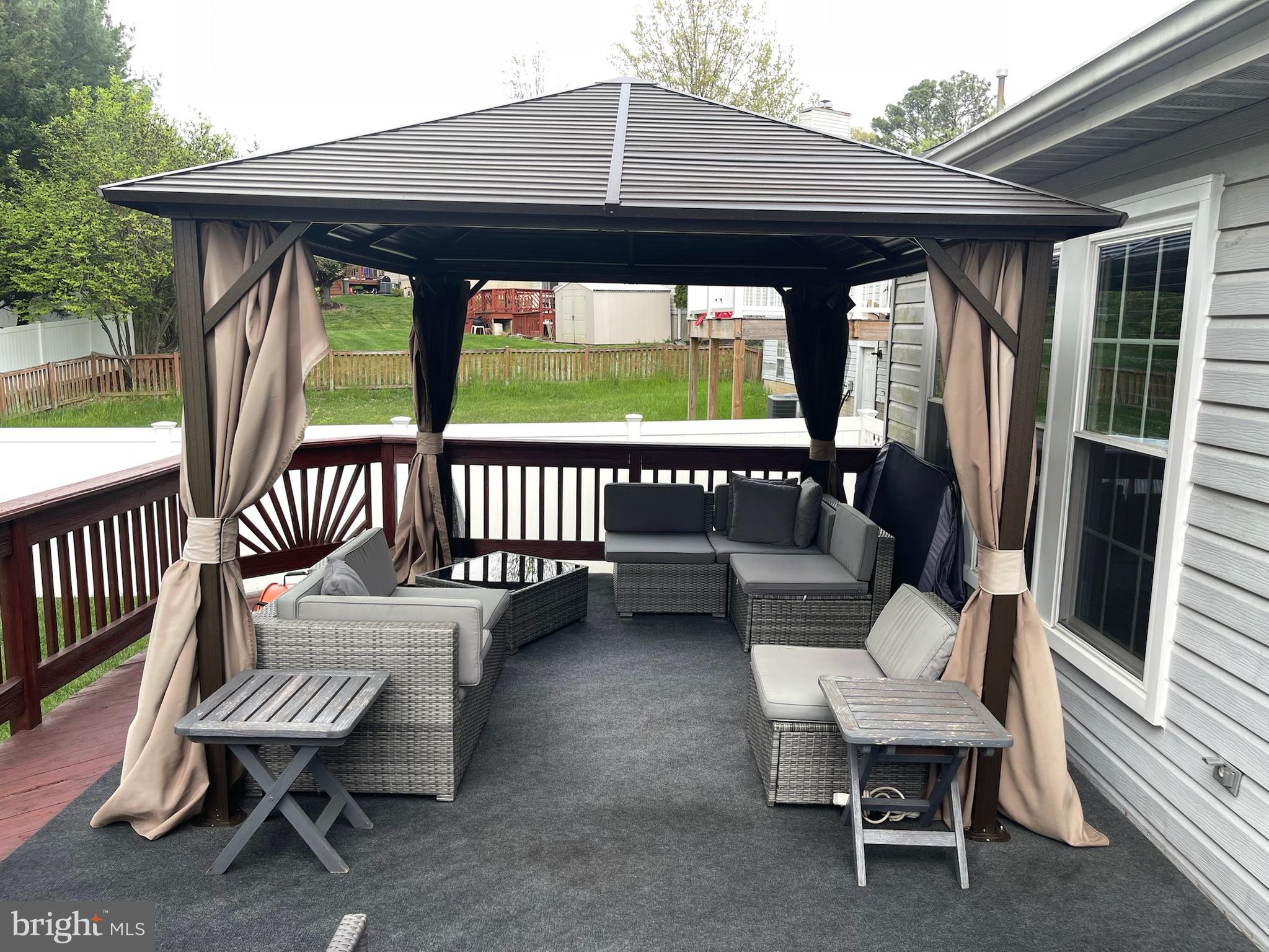 SUNSET RIDGE - Residential