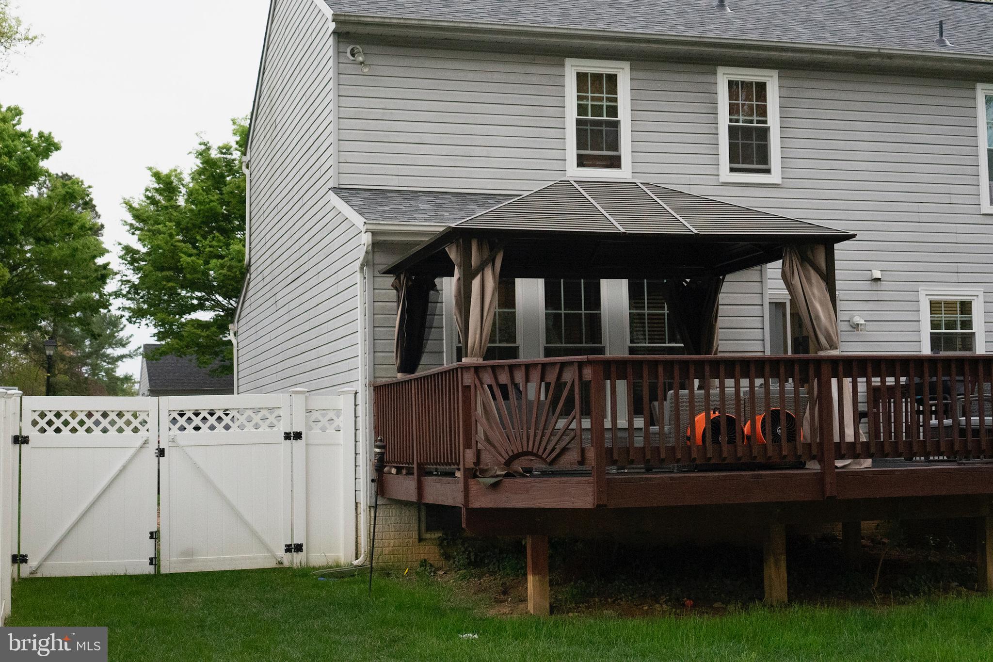 SUNSET RIDGE - Residential