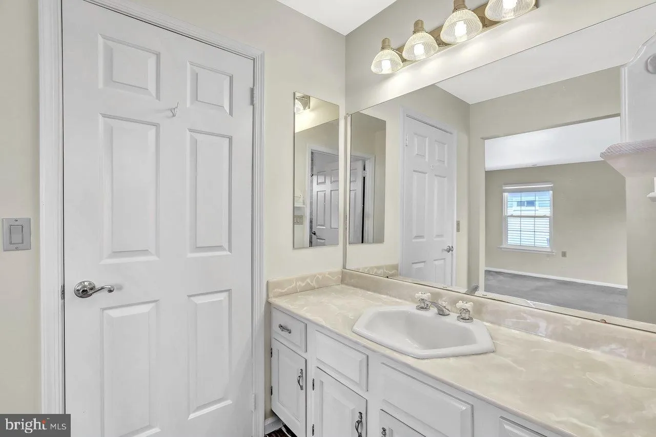 Southampton, New Jersey 08088, United States, 2 Bedrooms Bedrooms, ,2 BathroomsBathrooms,Residential,Pending,129269