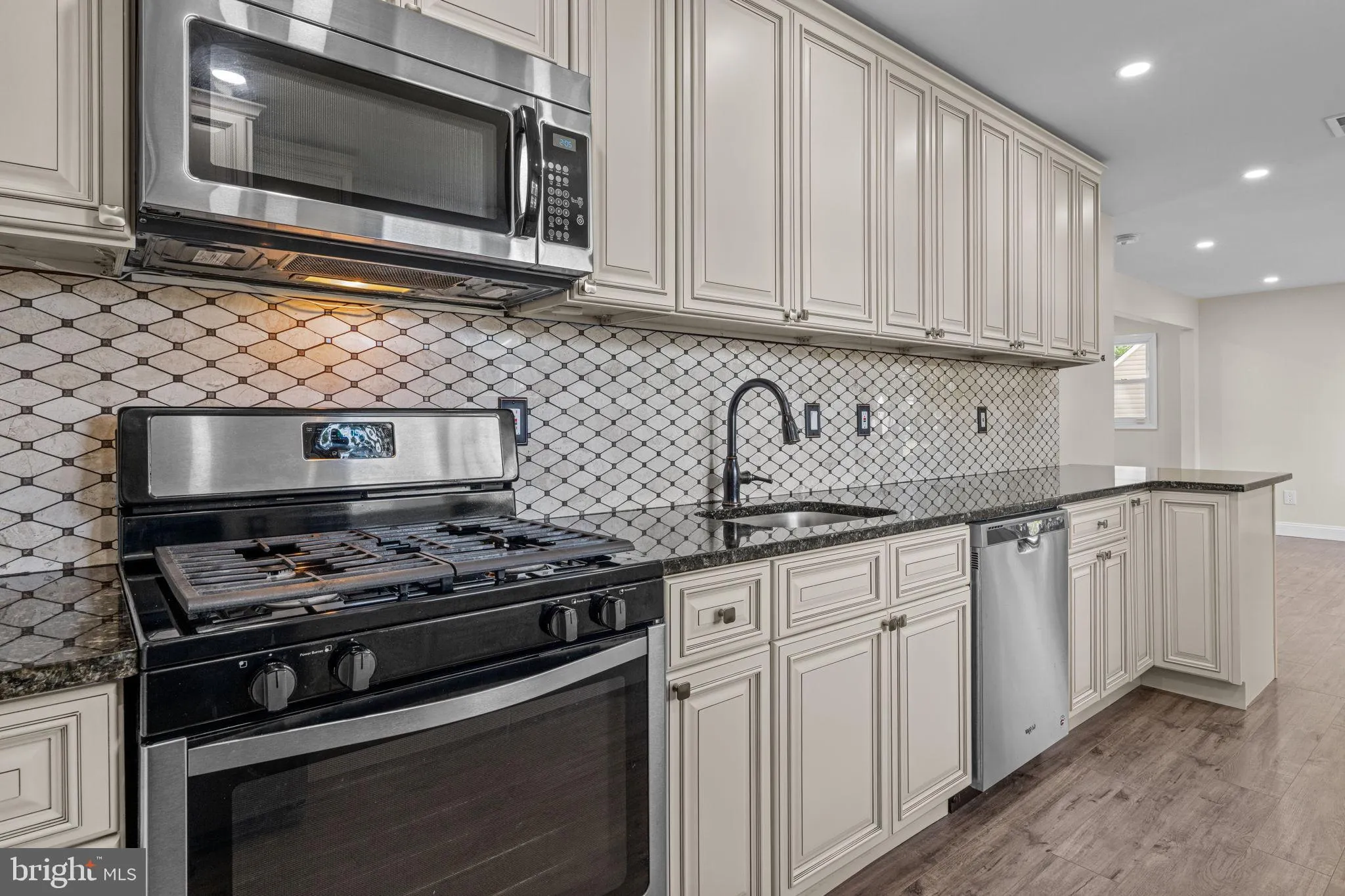 Morrisville, Pennsylvania 19067, United States, 3 Bedrooms Bedrooms, ,2 BathroomsBathrooms,Residential,Active,219007