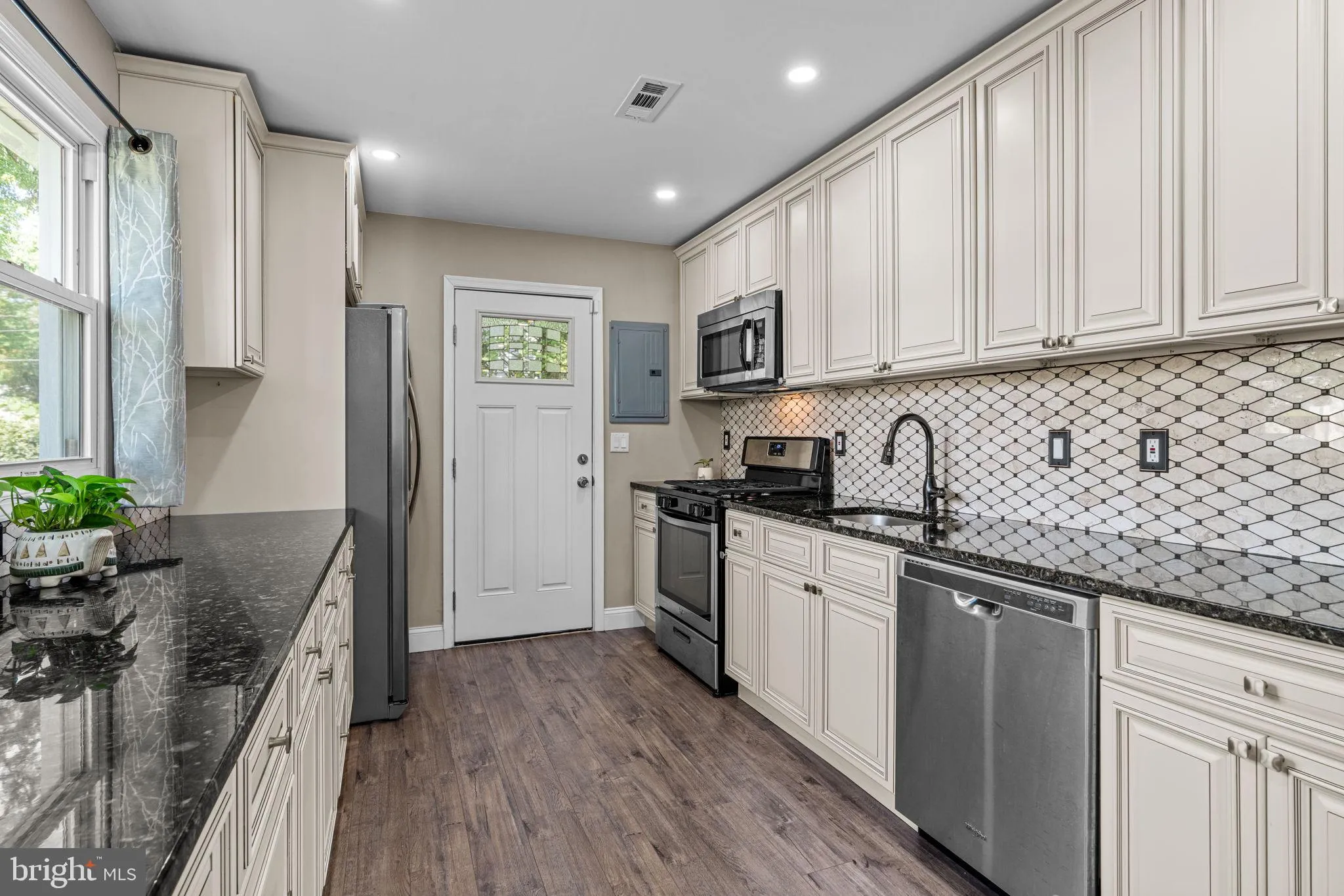 Morrisville, Pennsylvania 19067, United States, 3 Bedrooms Bedrooms, ,2 BathroomsBathrooms,Residential,Active,219007