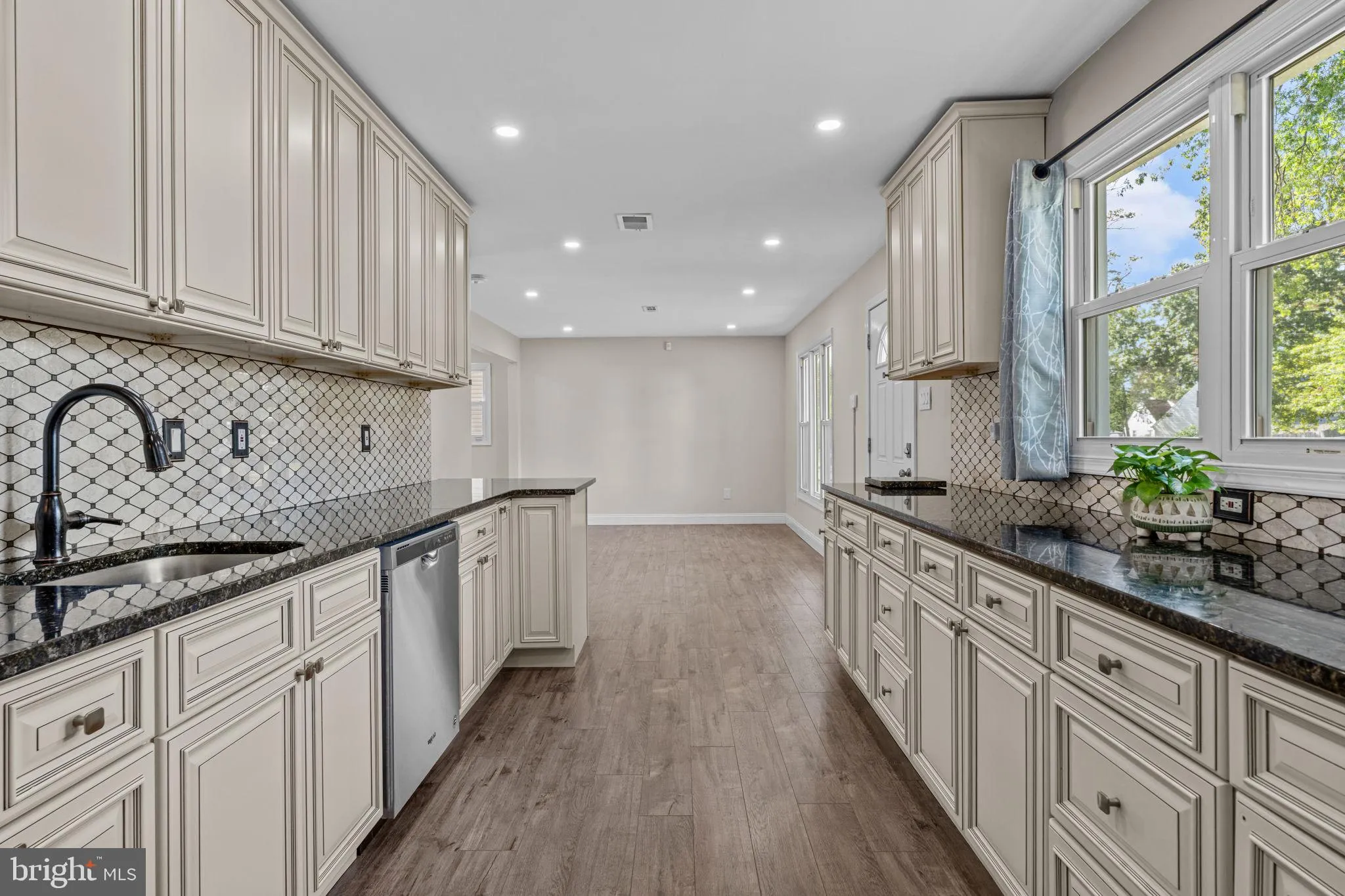 Morrisville, Pennsylvania 19067, United States, 3 Bedrooms Bedrooms, ,2 BathroomsBathrooms,Residential,Active,219007