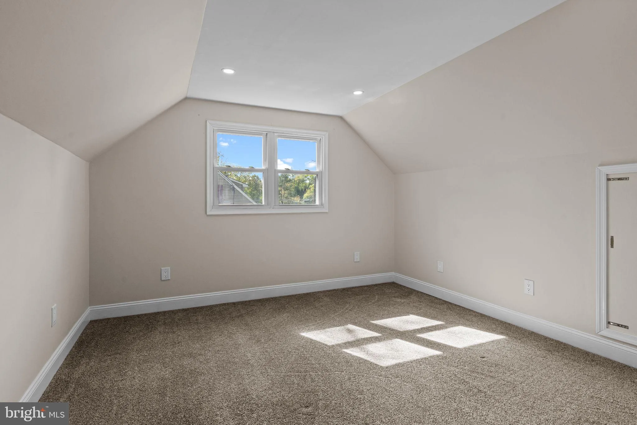 Morrisville, Pennsylvania 19067, United States, 3 Bedrooms Bedrooms, ,2 BathroomsBathrooms,Residential,Active,219007