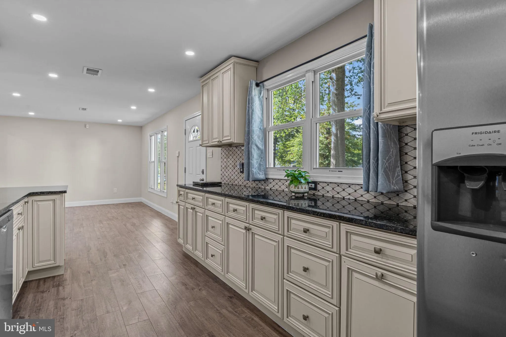 Morrisville, Pennsylvania 19067, United States, 3 Bedrooms Bedrooms, ,2 BathroomsBathrooms,Residential,Active,219007