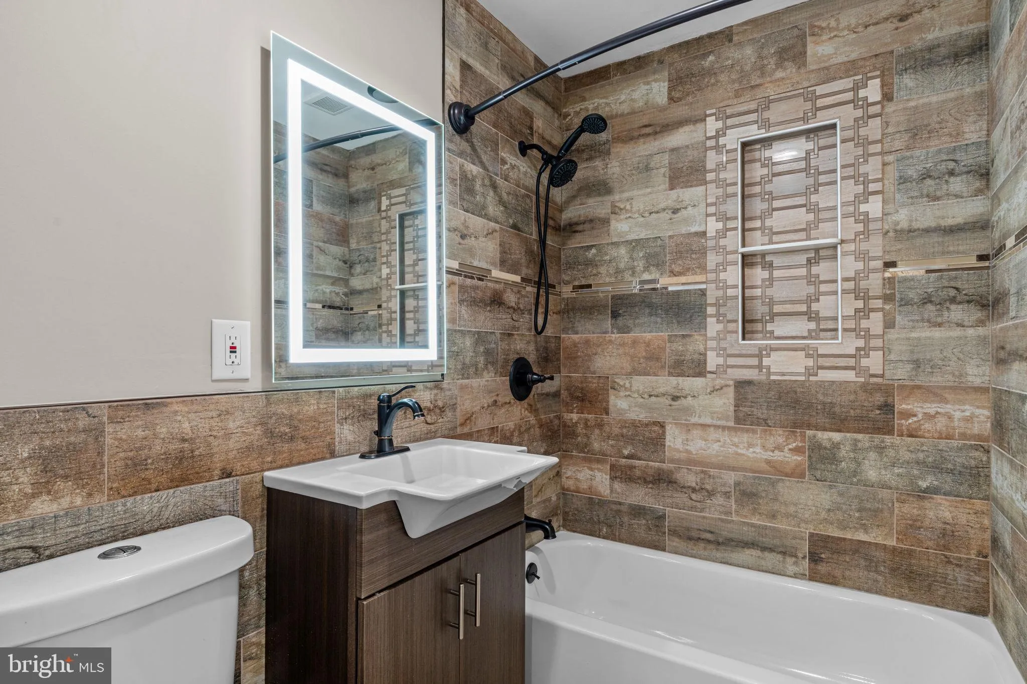 Morrisville, Pennsylvania 19067, United States, 3 Bedrooms Bedrooms, ,2 BathroomsBathrooms,Residential,Active,219007