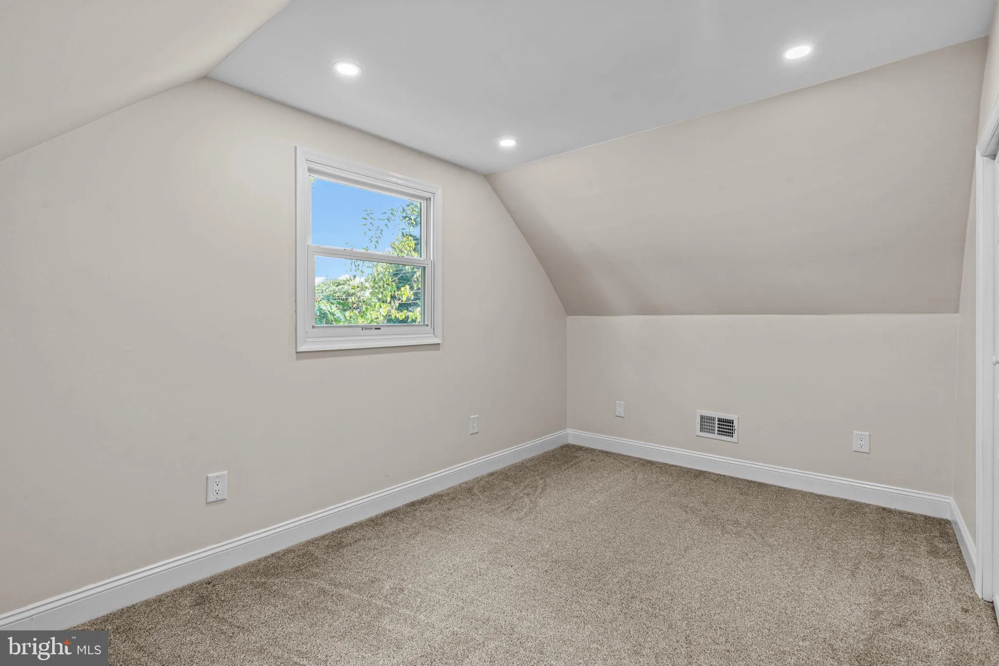 Morrisville, Pennsylvania 19067, United States, 3 Bedrooms Bedrooms, ,2 BathroomsBathrooms,Residential,Active,219007