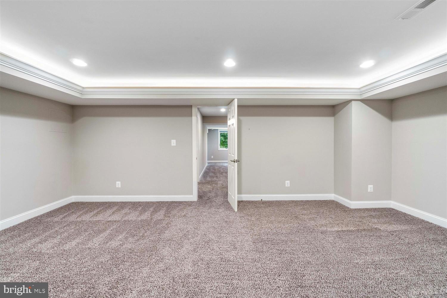 HUNT VALLEY CHASE - Residential