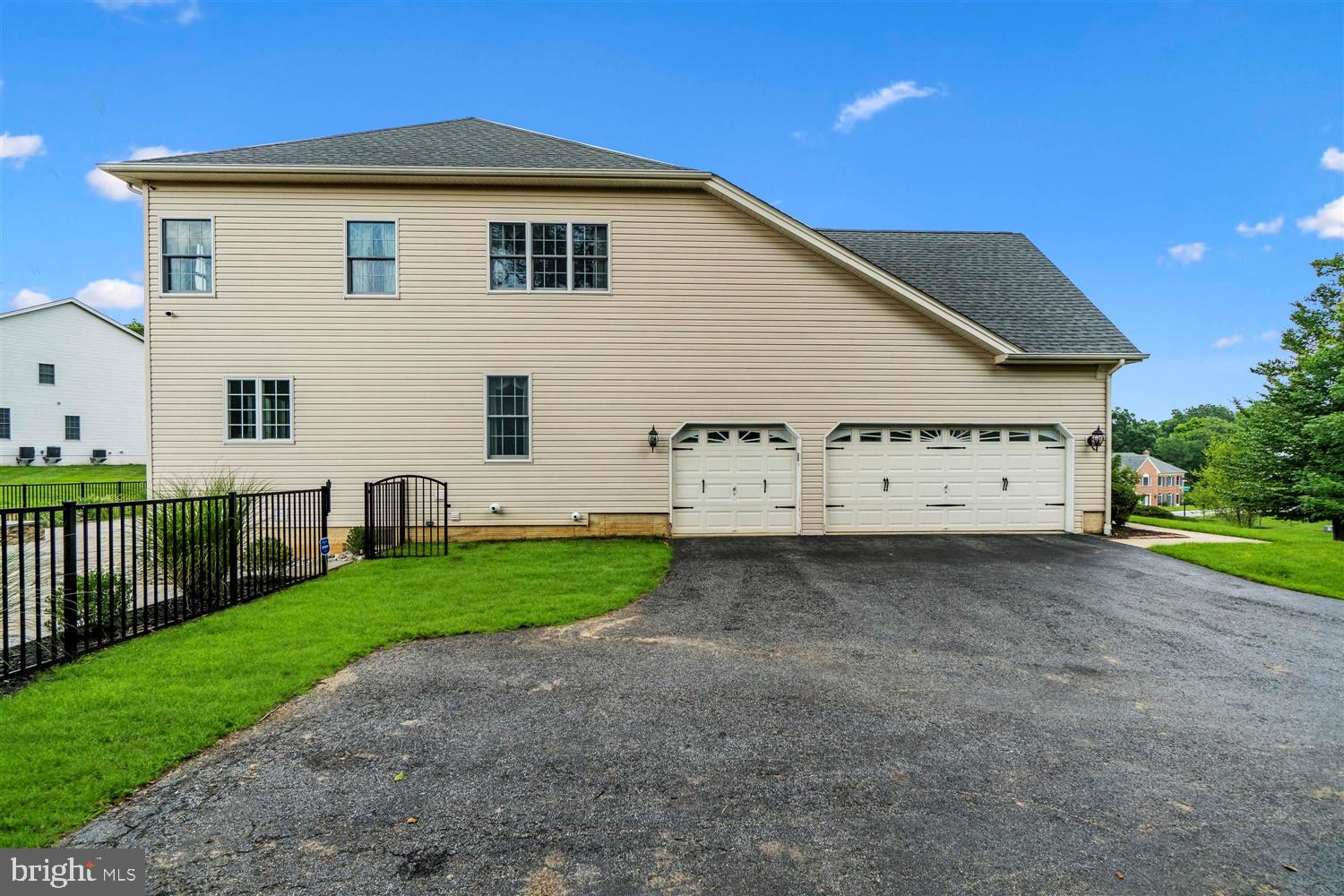 HUNT VALLEY CHASE - Residential