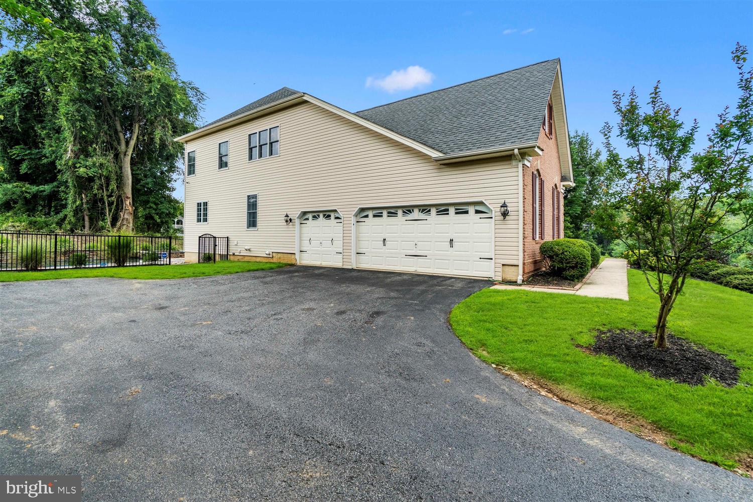 HUNT VALLEY CHASE - Residential