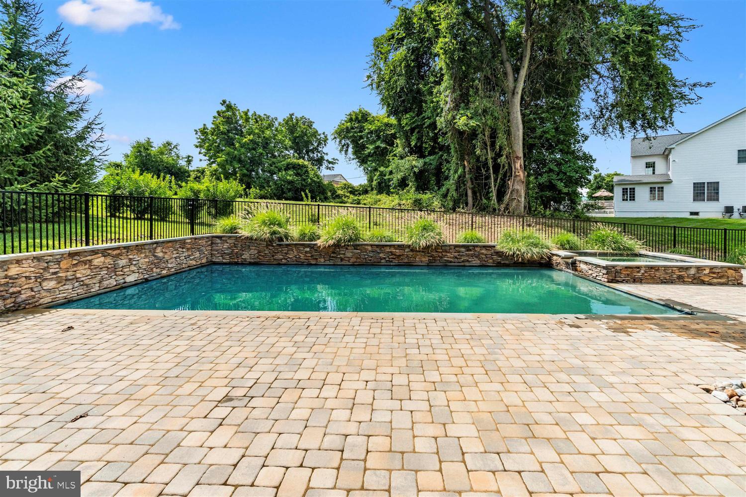 HUNT VALLEY CHASE - Residential