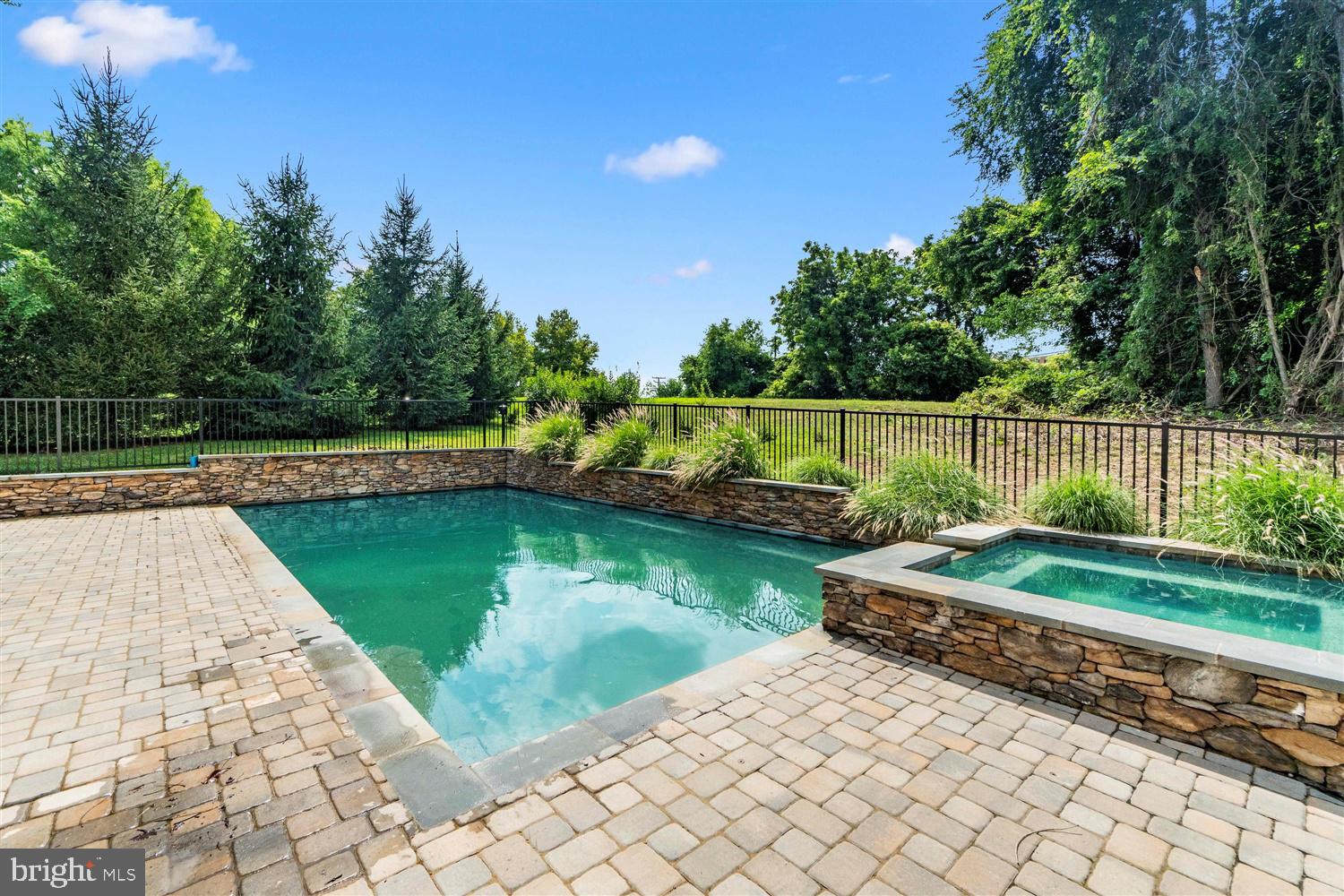 HUNT VALLEY CHASE - Residential