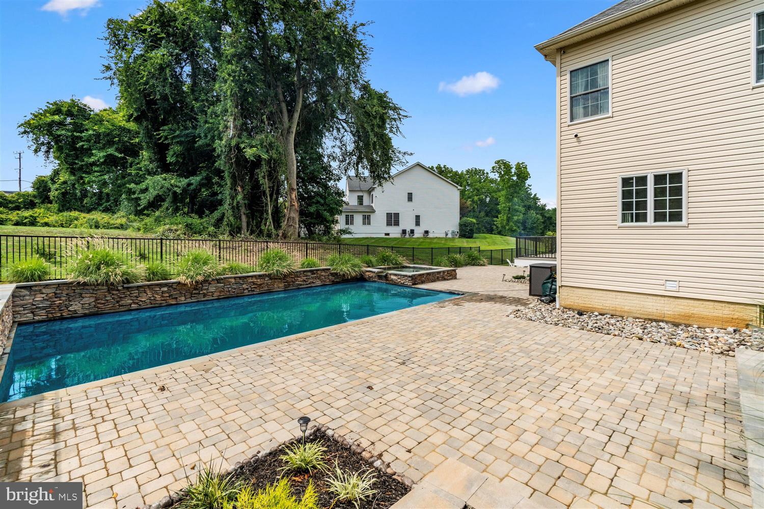 HUNT VALLEY CHASE - Residential