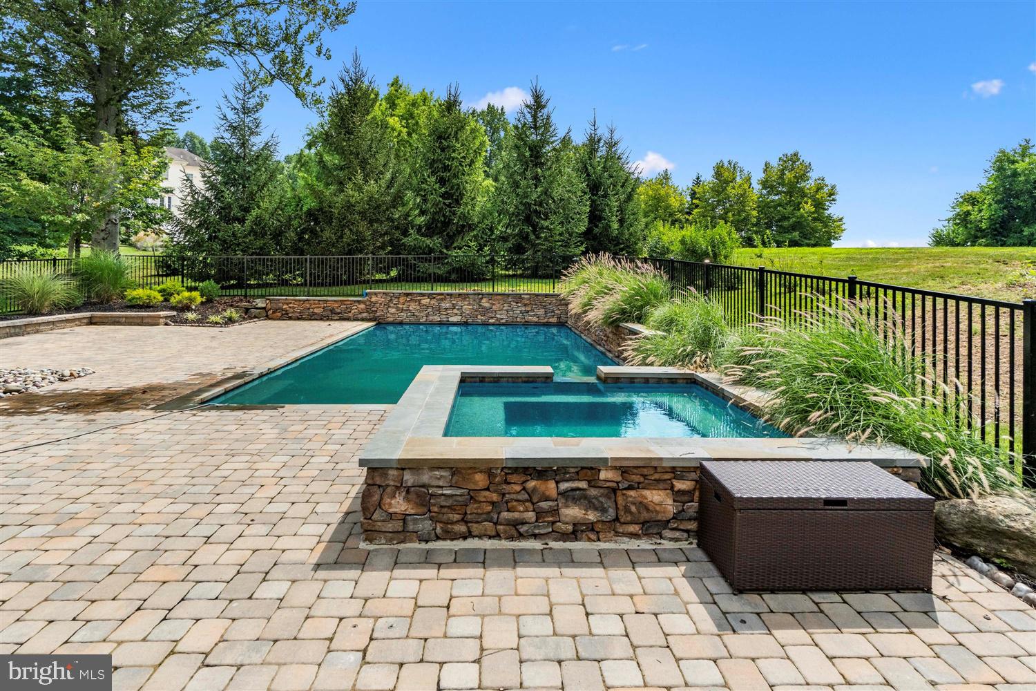 HUNT VALLEY CHASE - Residential