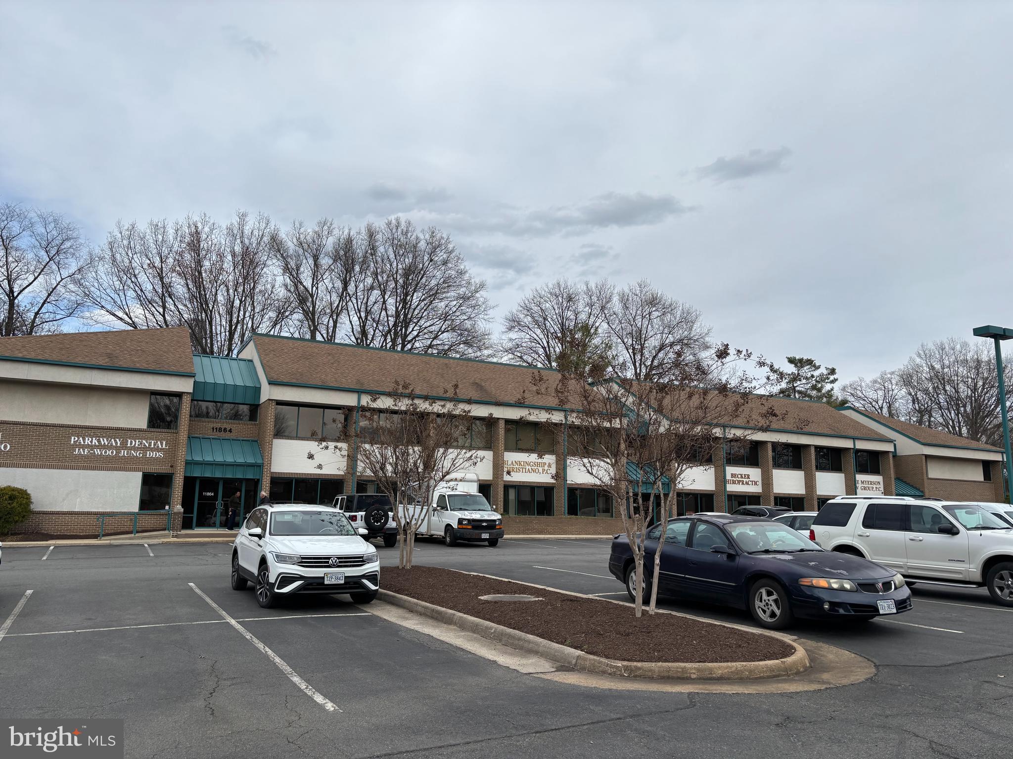 RESTON BUSINESS CENTER - Commercial Sale
