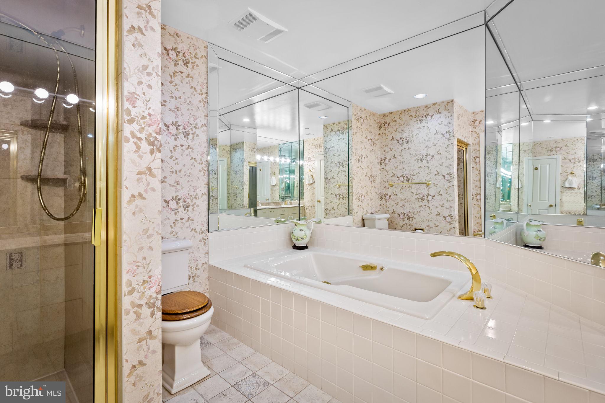 PAVILION IN THE PARK - Residential