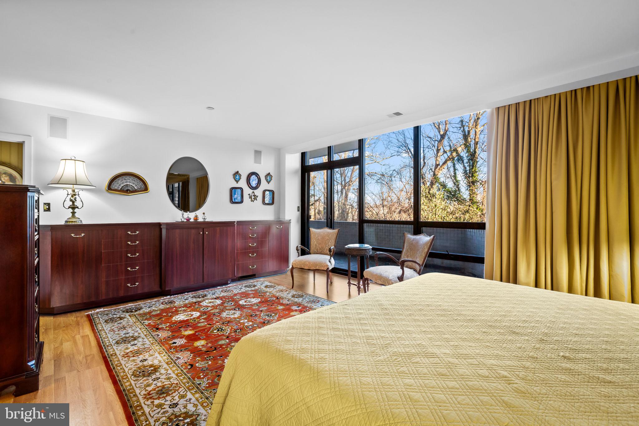 PAVILION IN THE PARK - Residential